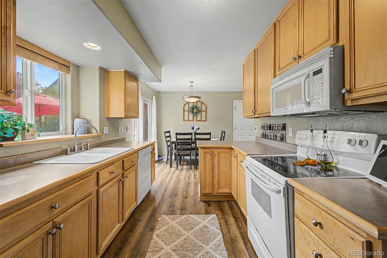 MLS Image #14 for 1645 s chester court,denver, Colorado