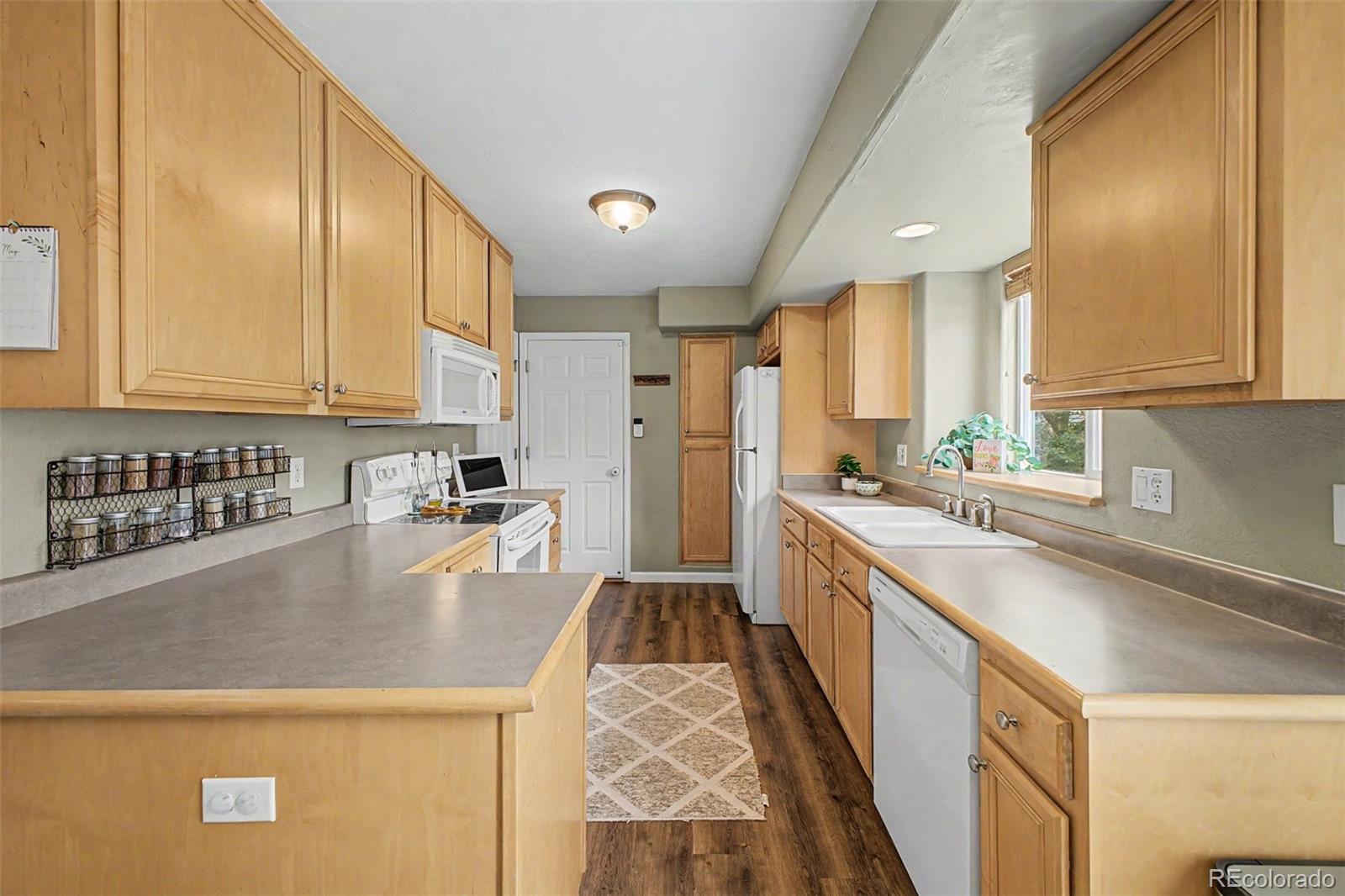 MLS Image #16 for 1645 s chester court,denver, Colorado