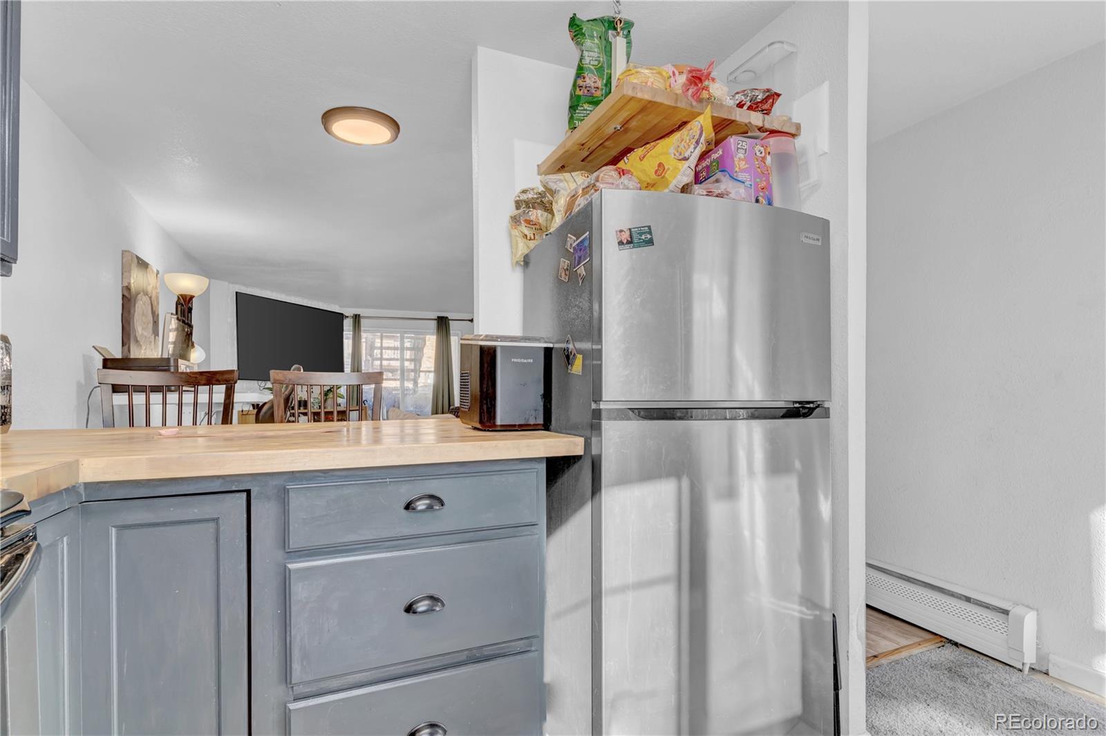 MLS Image #5 for 2190 s holly street,denver, Colorado
