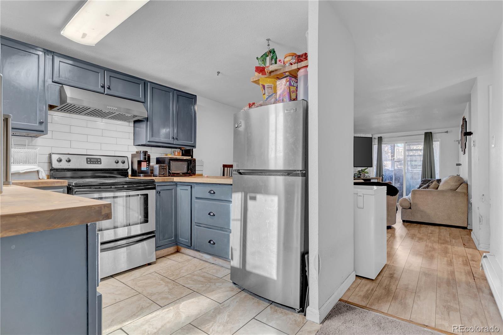MLS Image #7 for 2190 s holly street,denver, Colorado