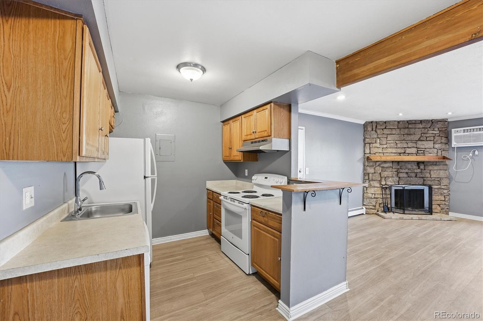 MLS Image #13 for 10150 e virginia avenue,denver, Colorado
