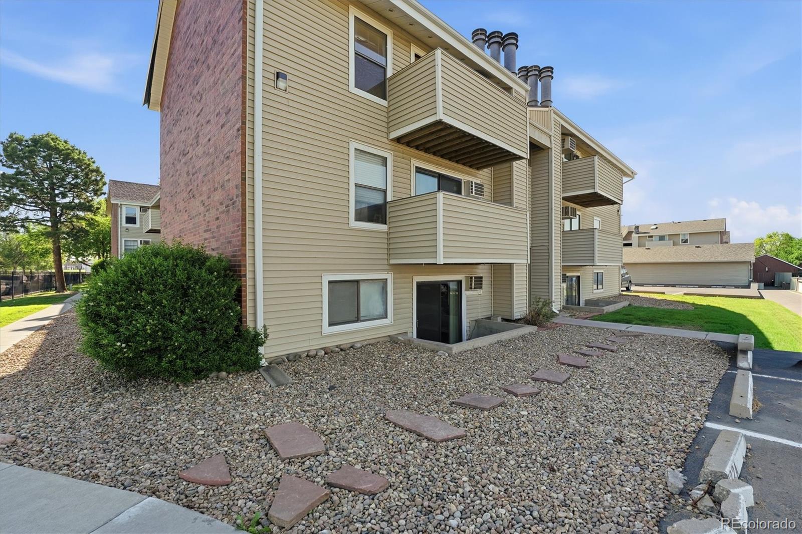 MLS Image #29 for 10150 e virginia avenue,denver, Colorado
