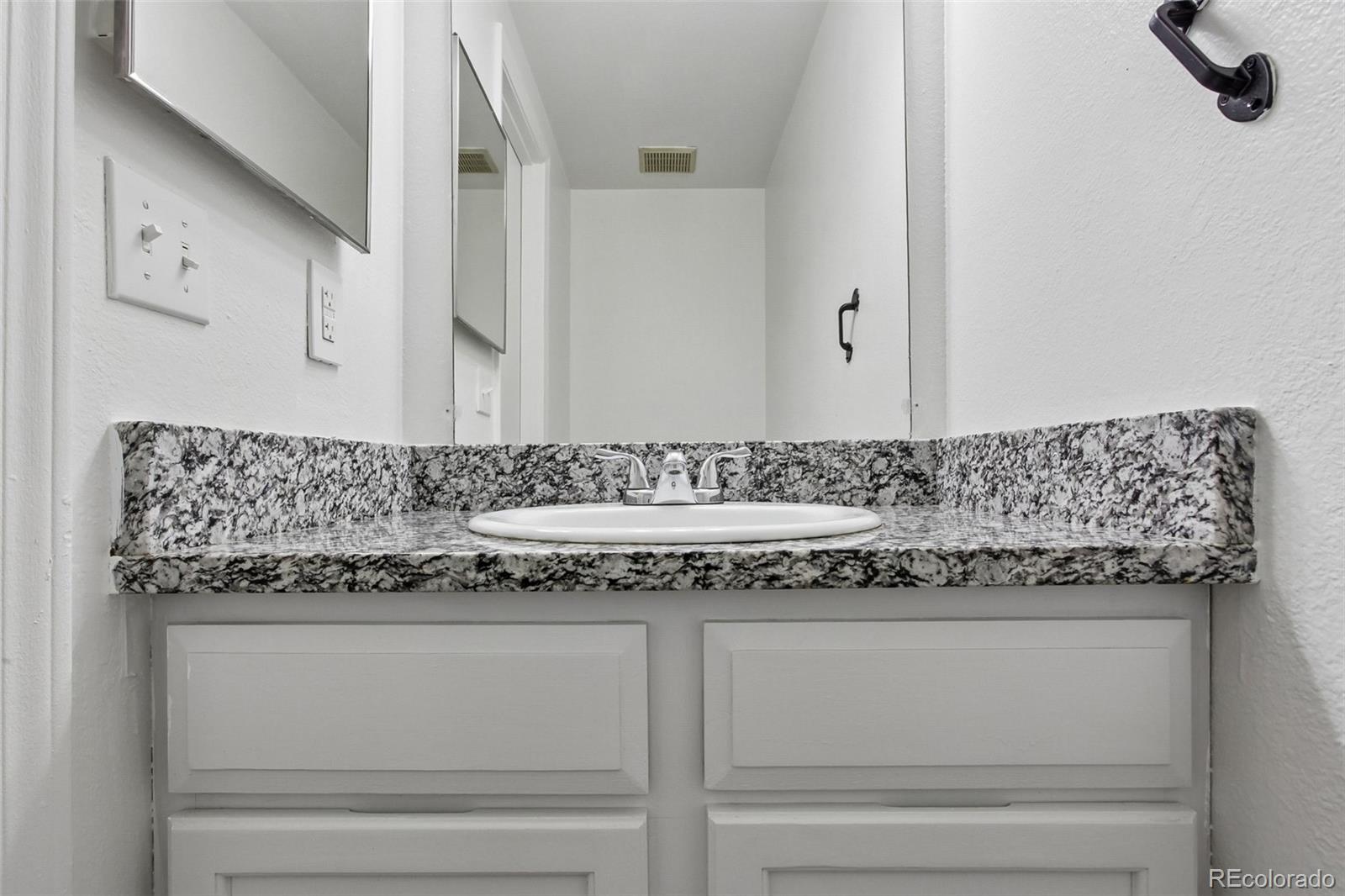 MLS Image #14 for 7474 e arkansas avenue 25-04,denver, Colorado