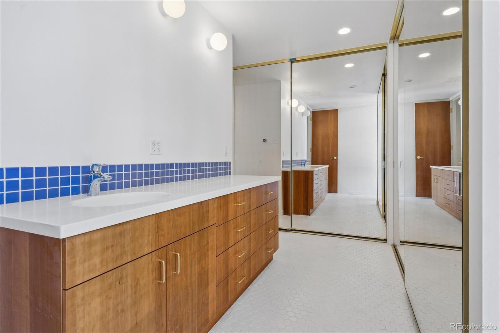 MLS Image #14 for 1201 n williams street,denver, Colorado