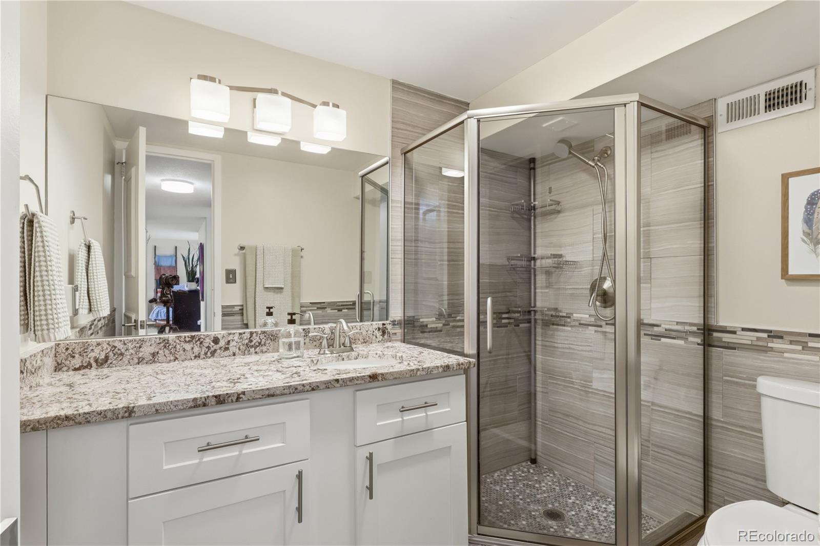 MLS Image #14 for 1155 n ash street 806,denver, Colorado