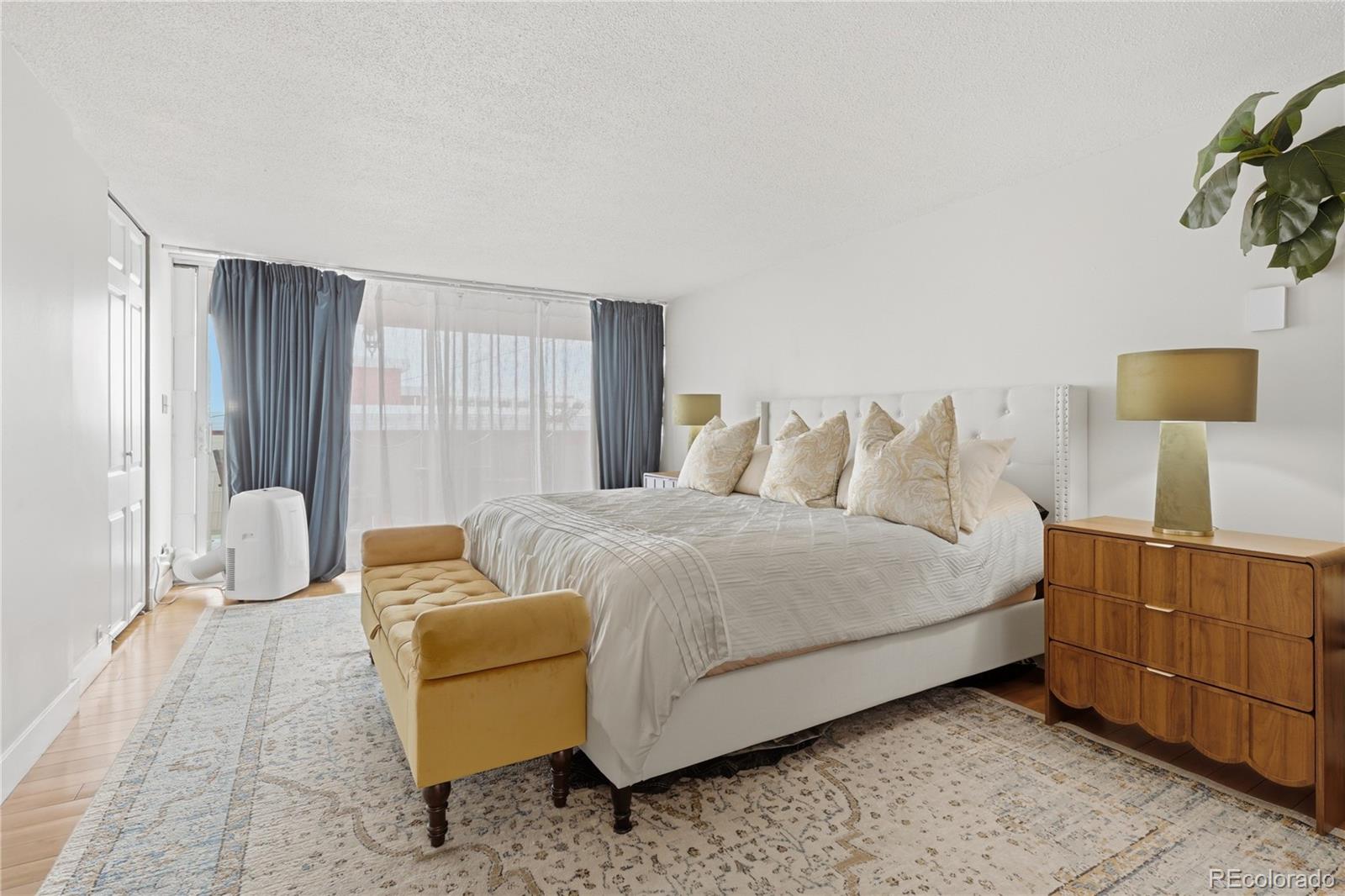 MLS Image #15 for 1155 n ash street 806,denver, Colorado