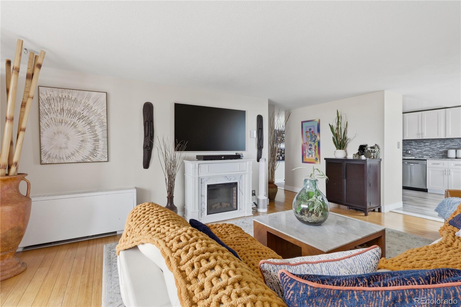 MLS Image #5 for 1155 n ash street 806,denver, Colorado