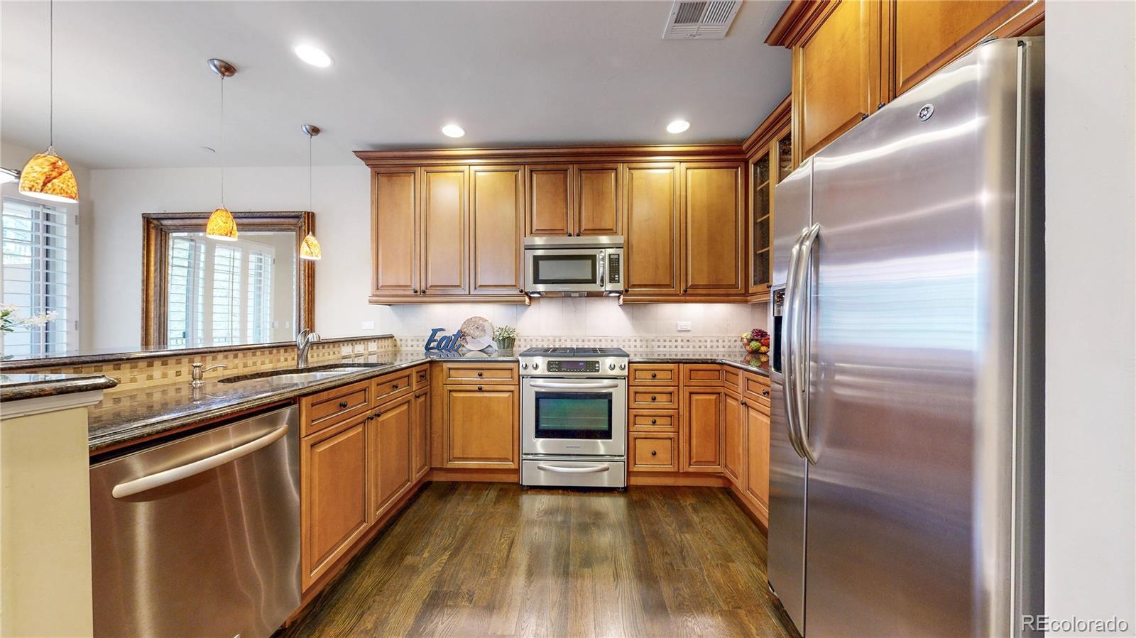 MLS Image #10 for 150 s madison street 207,denver, Colorado