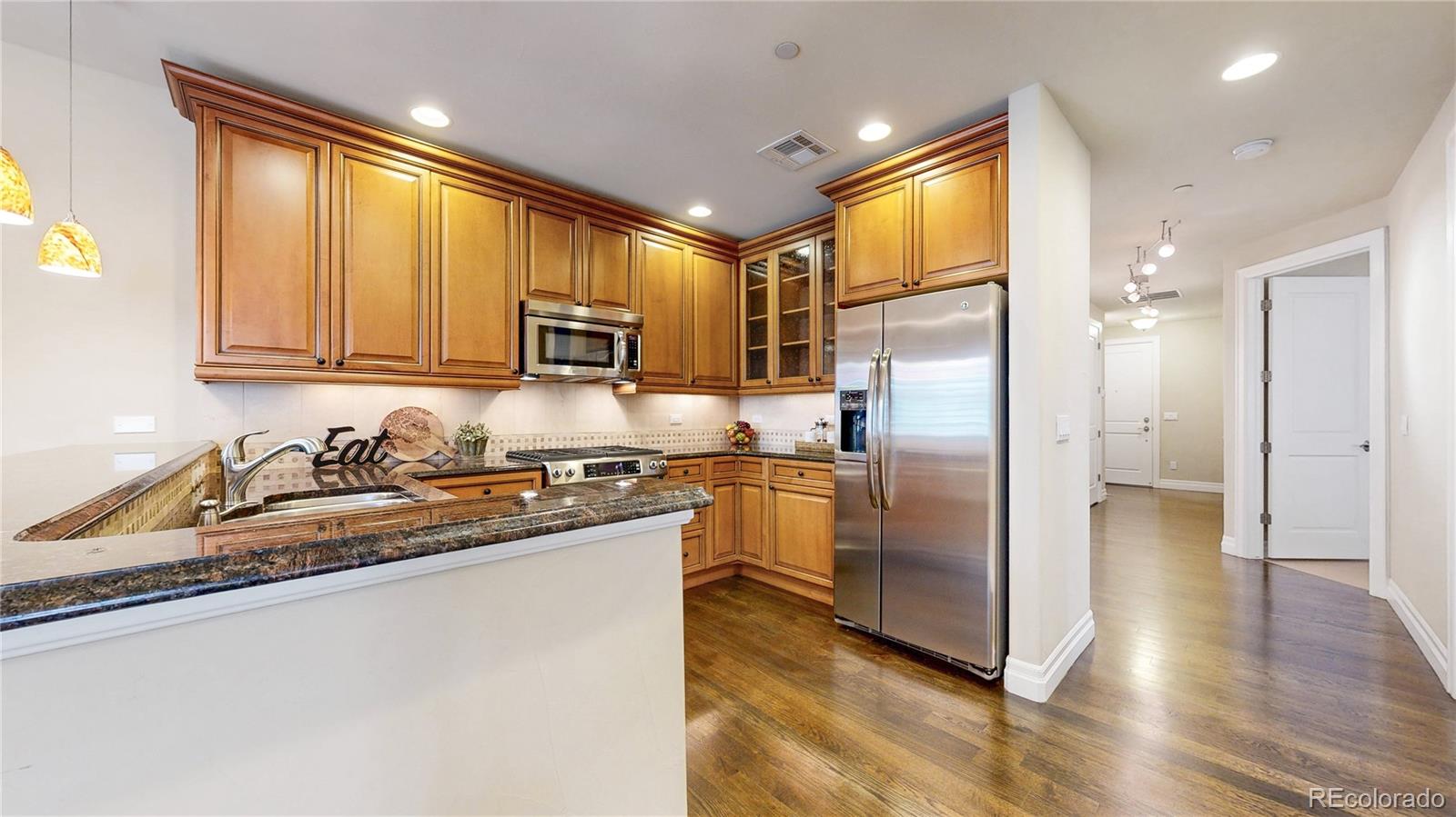 MLS Image #9 for 150 s madison street 207,denver, Colorado