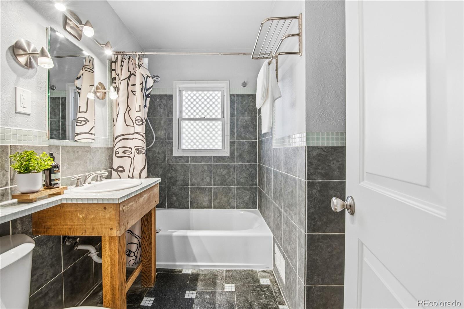 MLS Image #6 for 4880 s kalamath street,englewood, Colorado