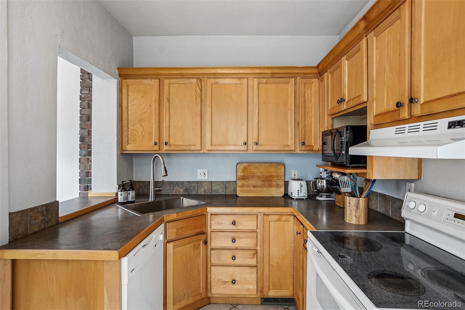 MLS Image #4 for 3031 e 10th avenue,denver, Colorado