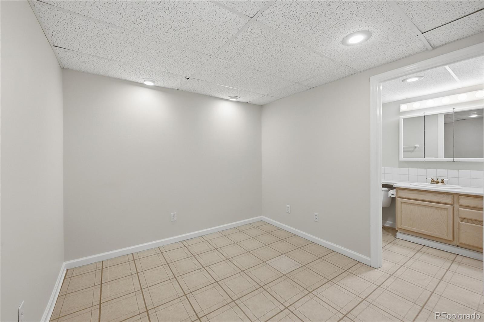 MLS Image #20 for 2688 s macon court,aurora, Colorado