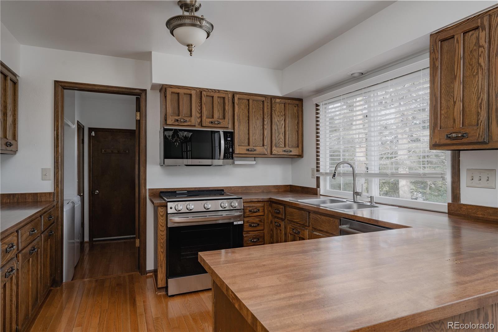 MLS Image #5 for 10622 w dakan mountain,littleton, Colorado