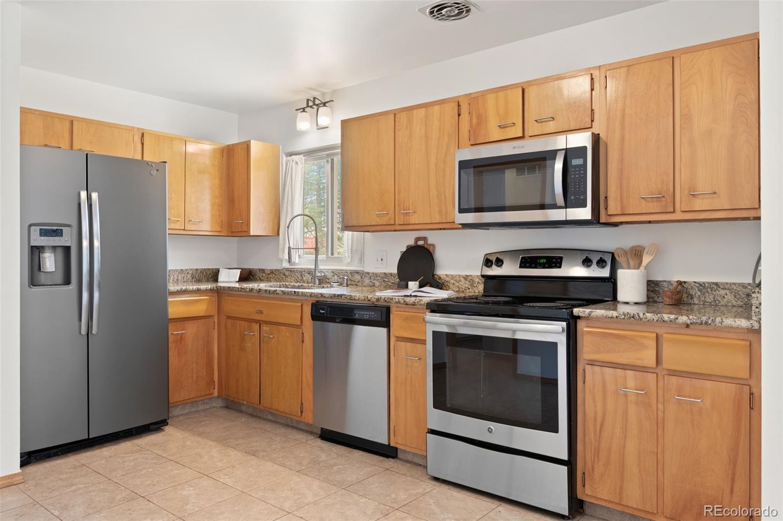 MLS Image #12 for 951 s taft street,lakewood, Colorado