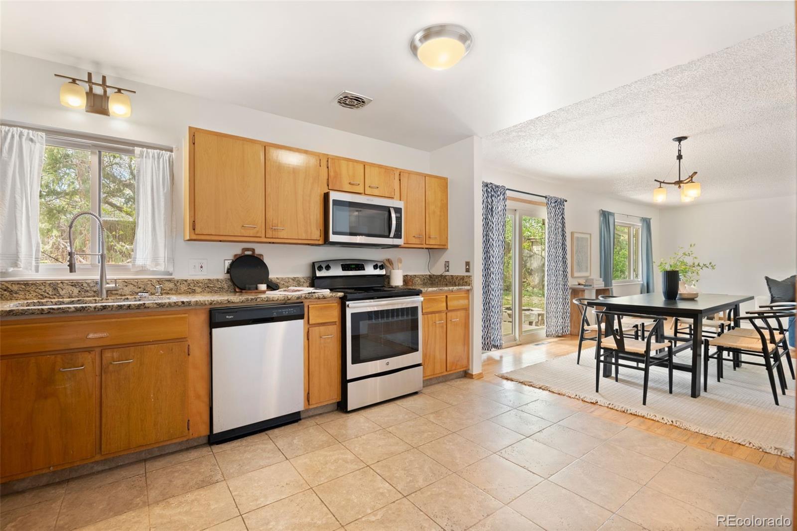 MLS Image #8 for 951 s taft street,lakewood, Colorado