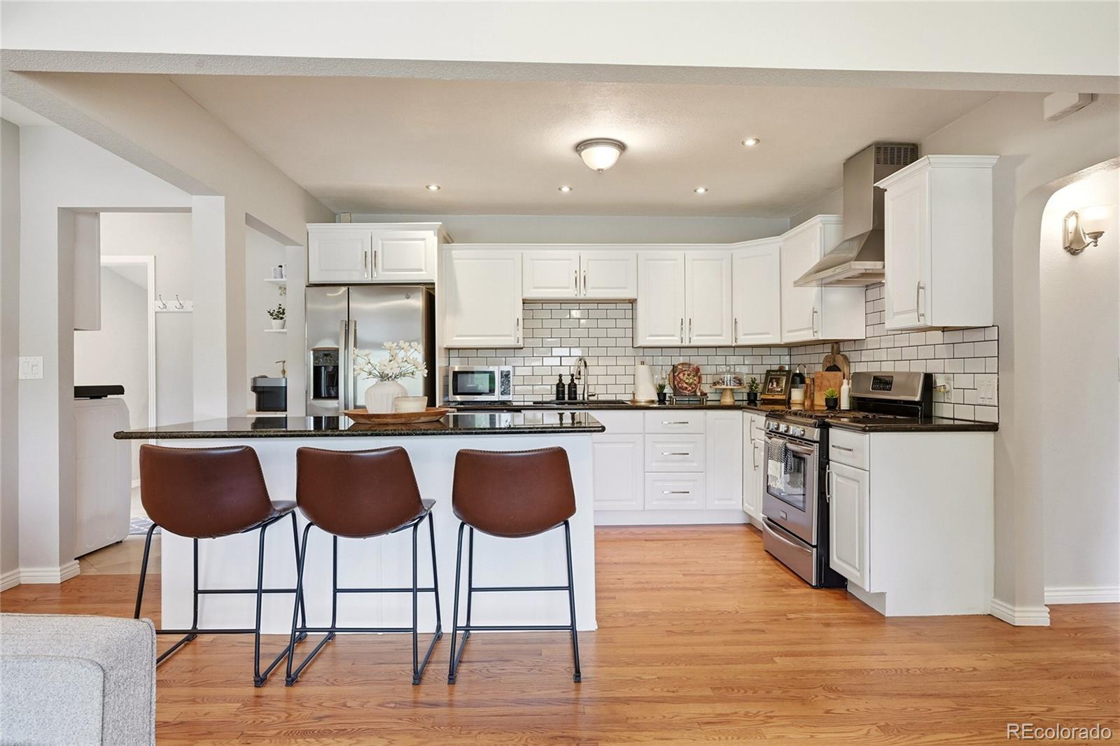 MLS Image #18 for 1690 s fillmore street,denver, Colorado
