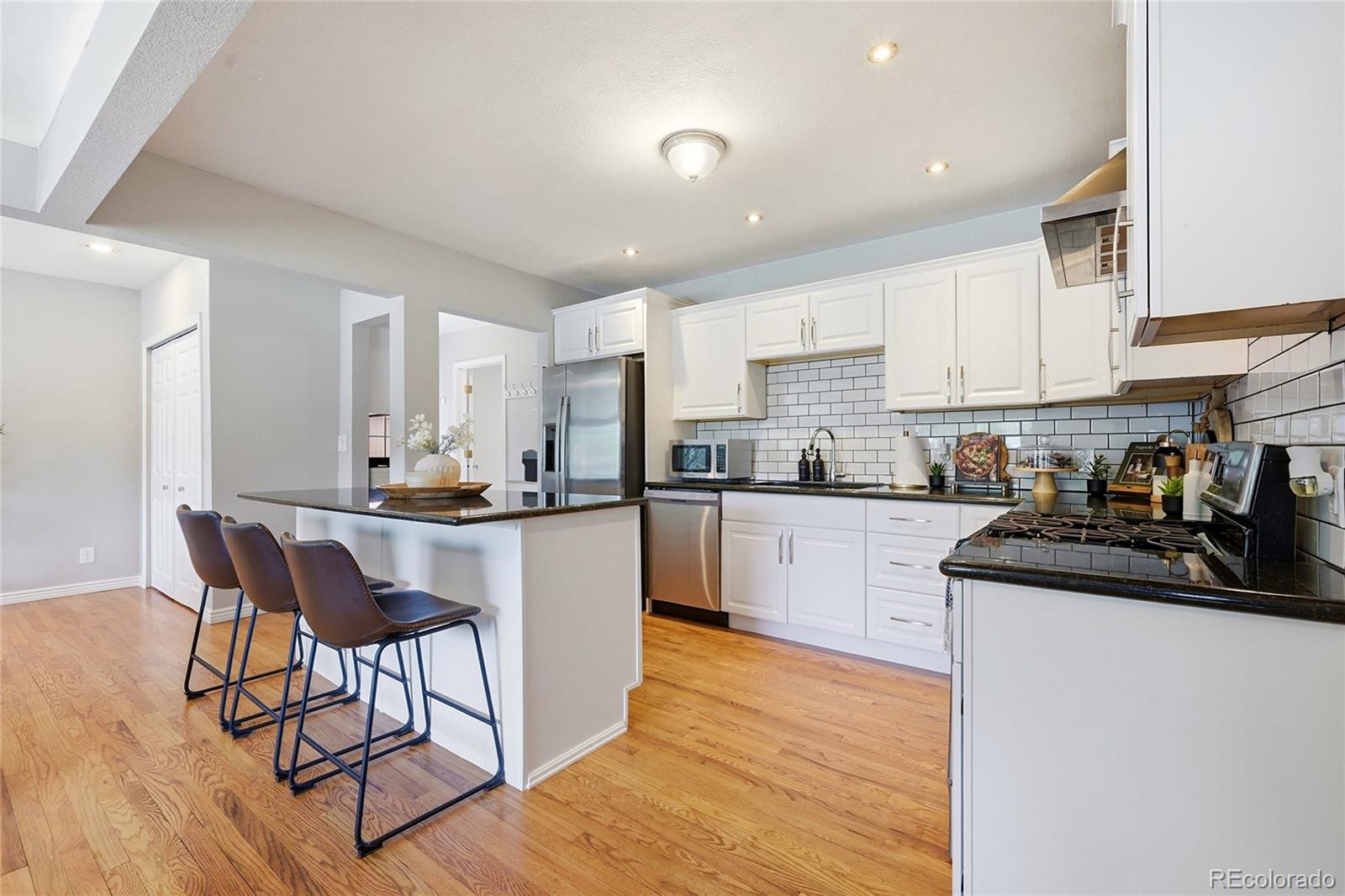 MLS Image #19 for 1690 s fillmore street,denver, Colorado