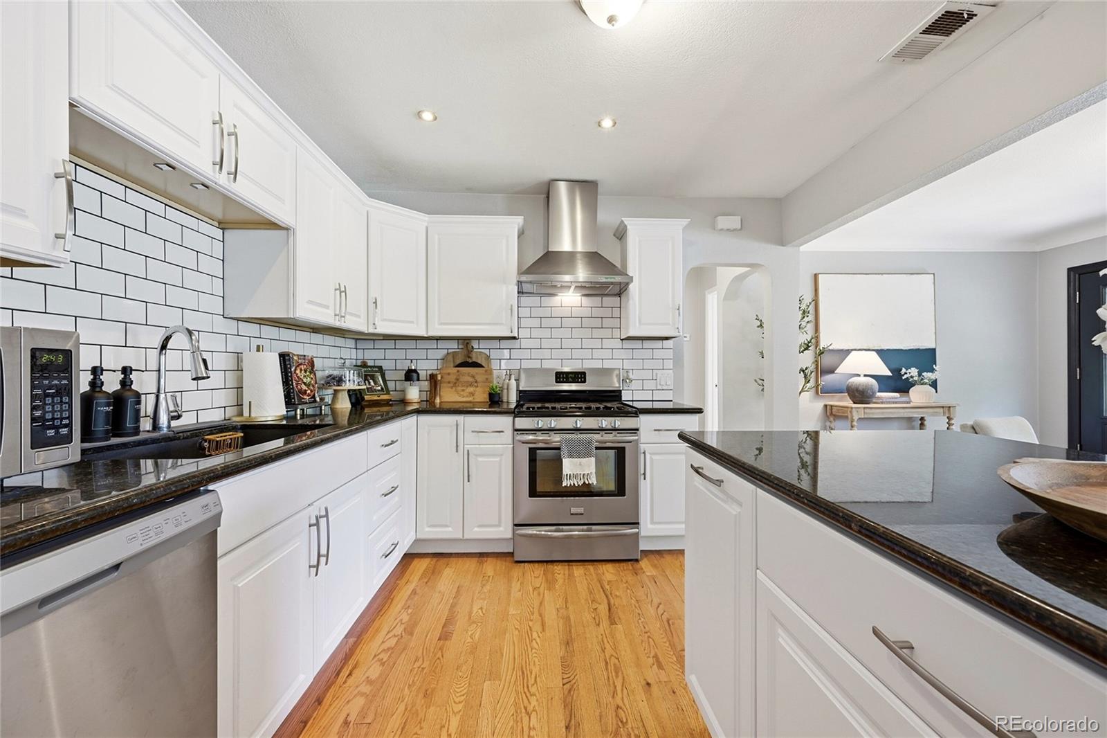 MLS Image #21 for 1690 s fillmore street,denver, Colorado