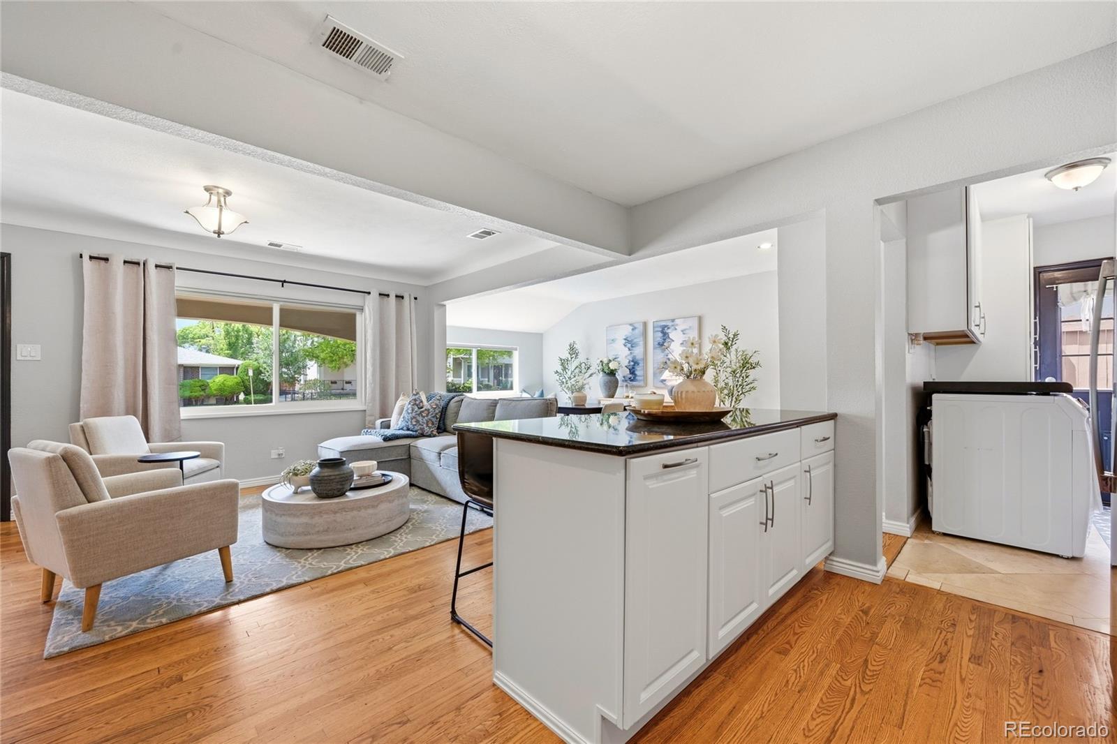 MLS Image #23 for 1690 s fillmore street,denver, Colorado