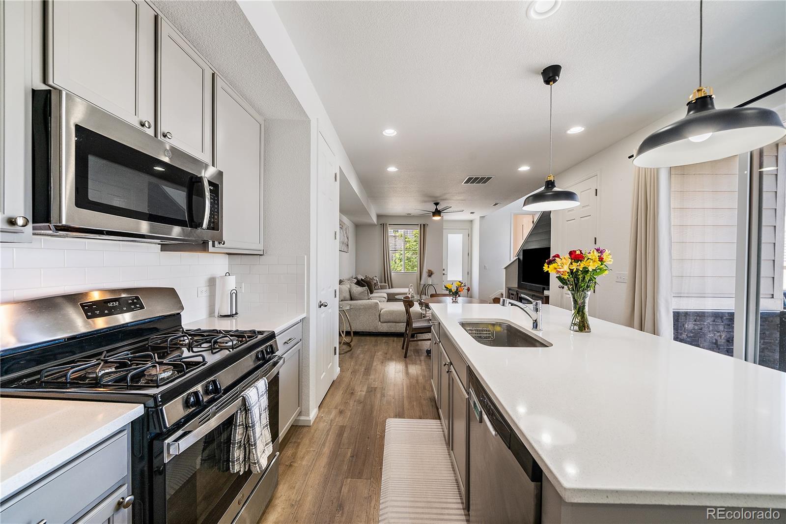 MLS Image #10 for 23600 e 5th drive,aurora, Colorado