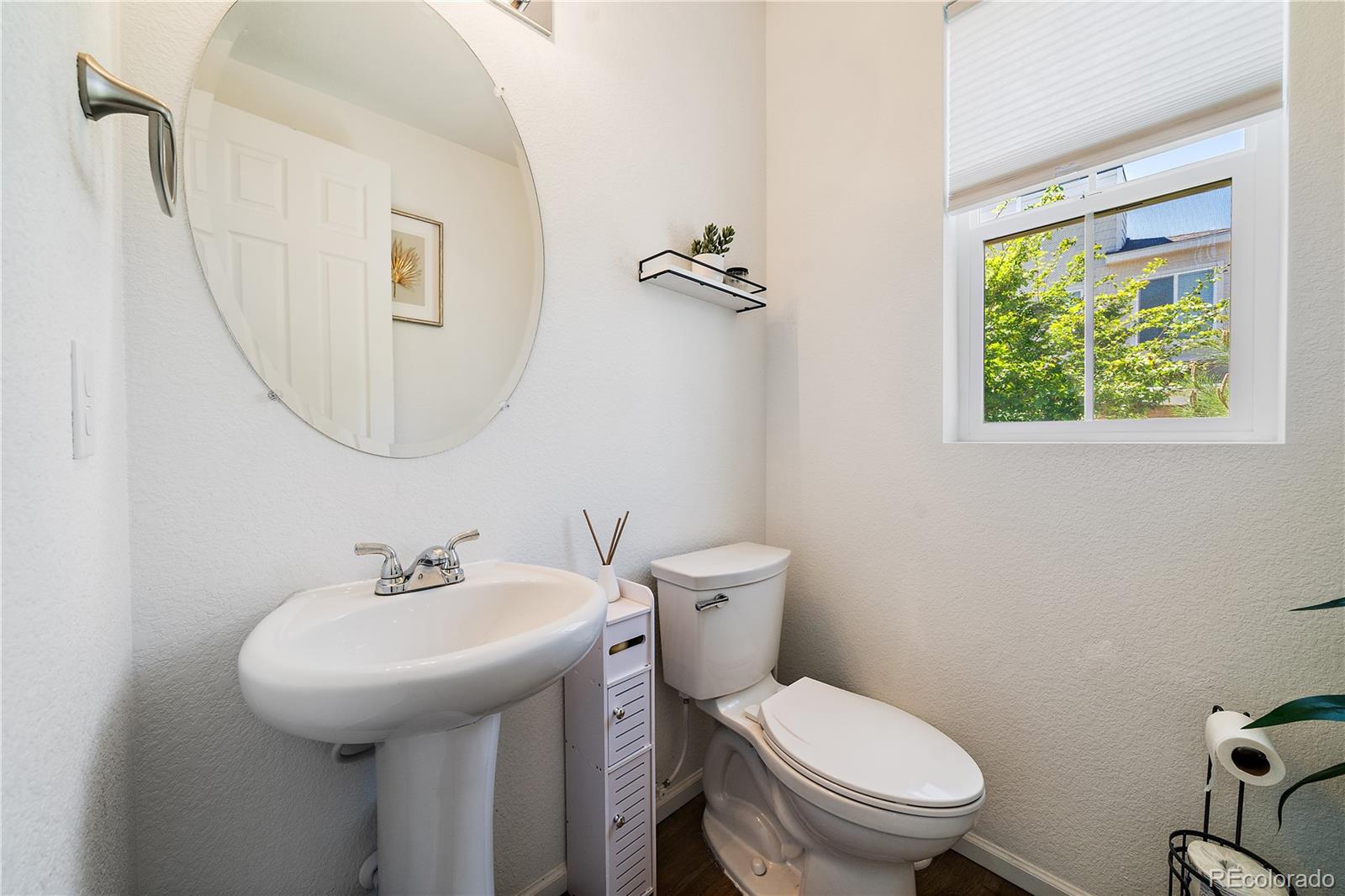 MLS Image #12 for 23600 e 5th drive,aurora, Colorado