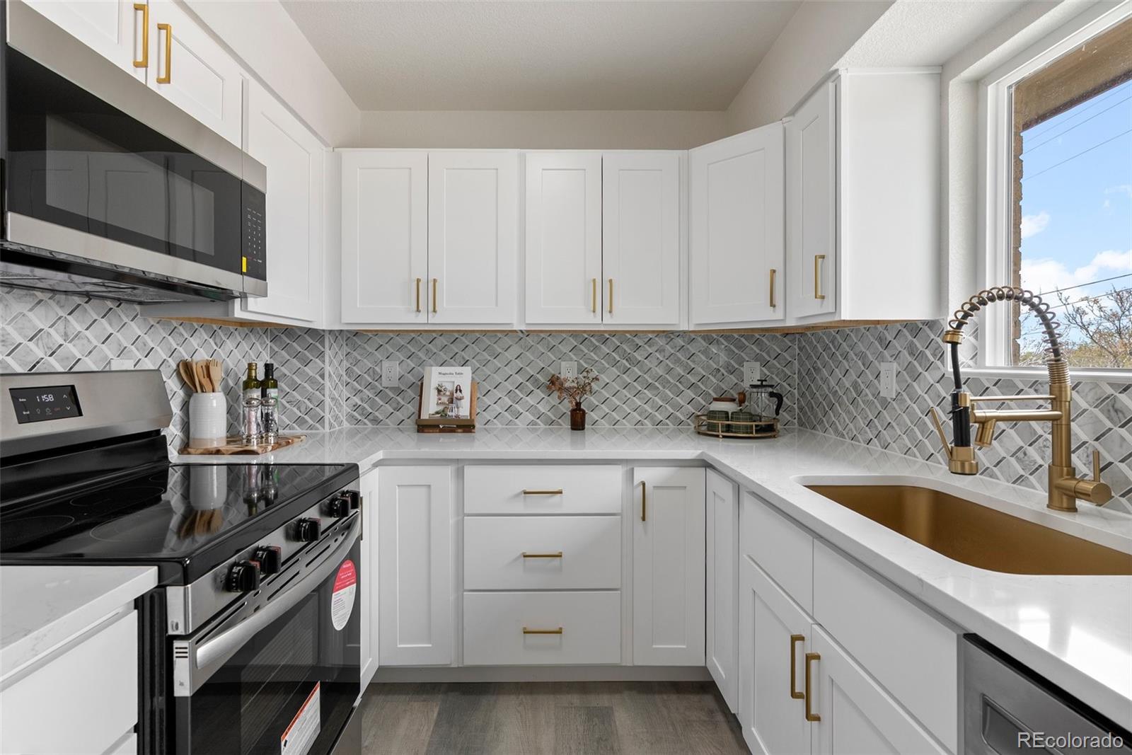 MLS Image #13 for 7961 e granada road,denver, Colorado