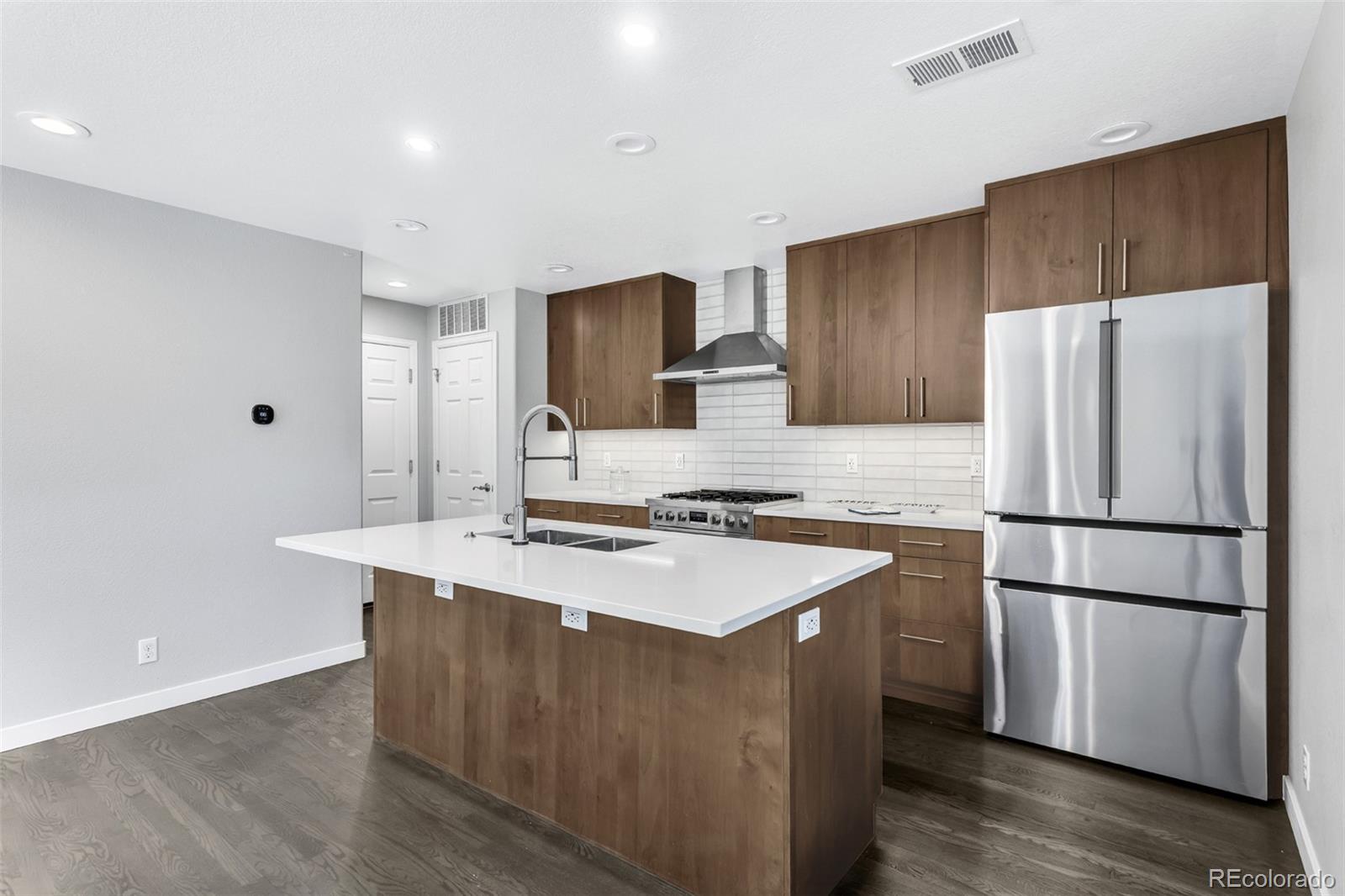 MLS Image #2 for 2160  spruce street,denver, Colorado