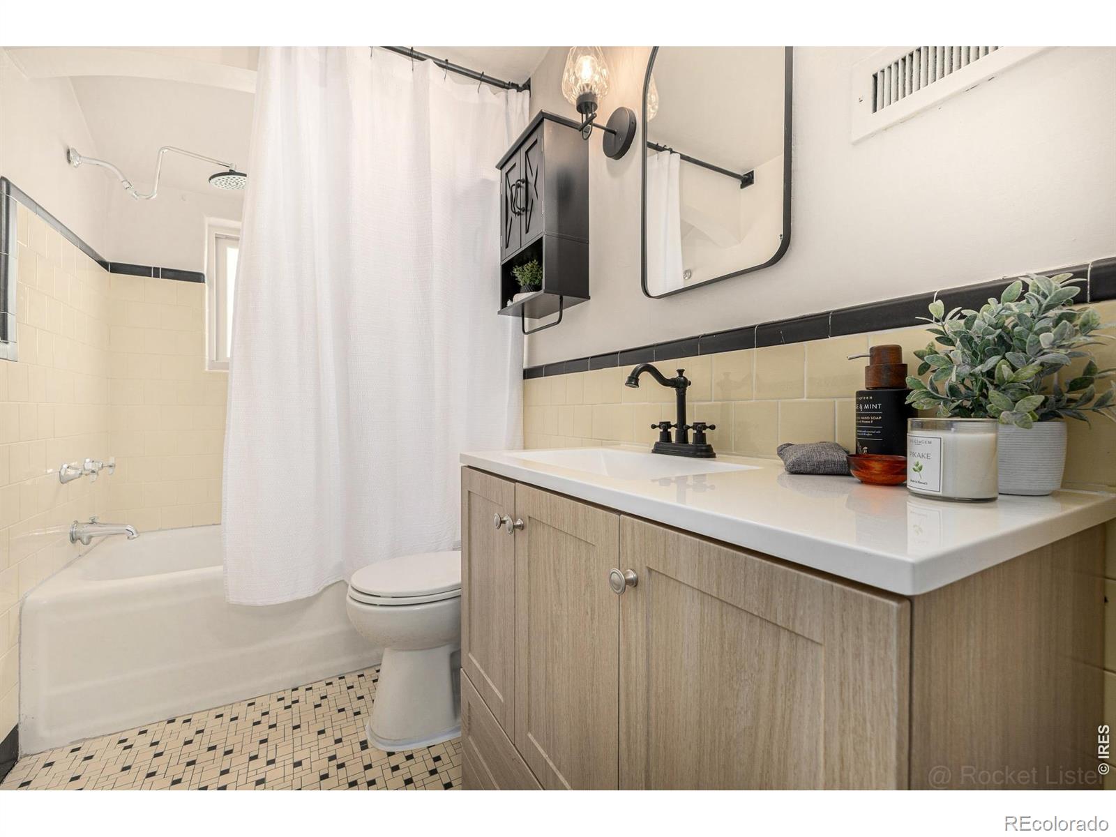 MLS Image #24 for 129 s franklin street,denver, Colorado