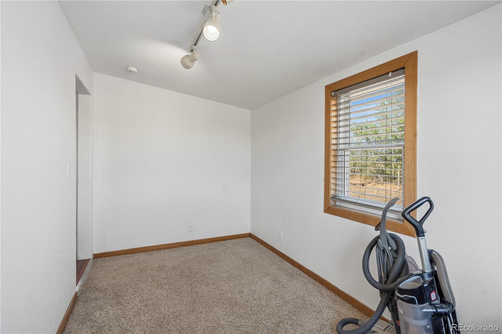 MLS Image #22 for 40527  county road 37 ,ault, Colorado
