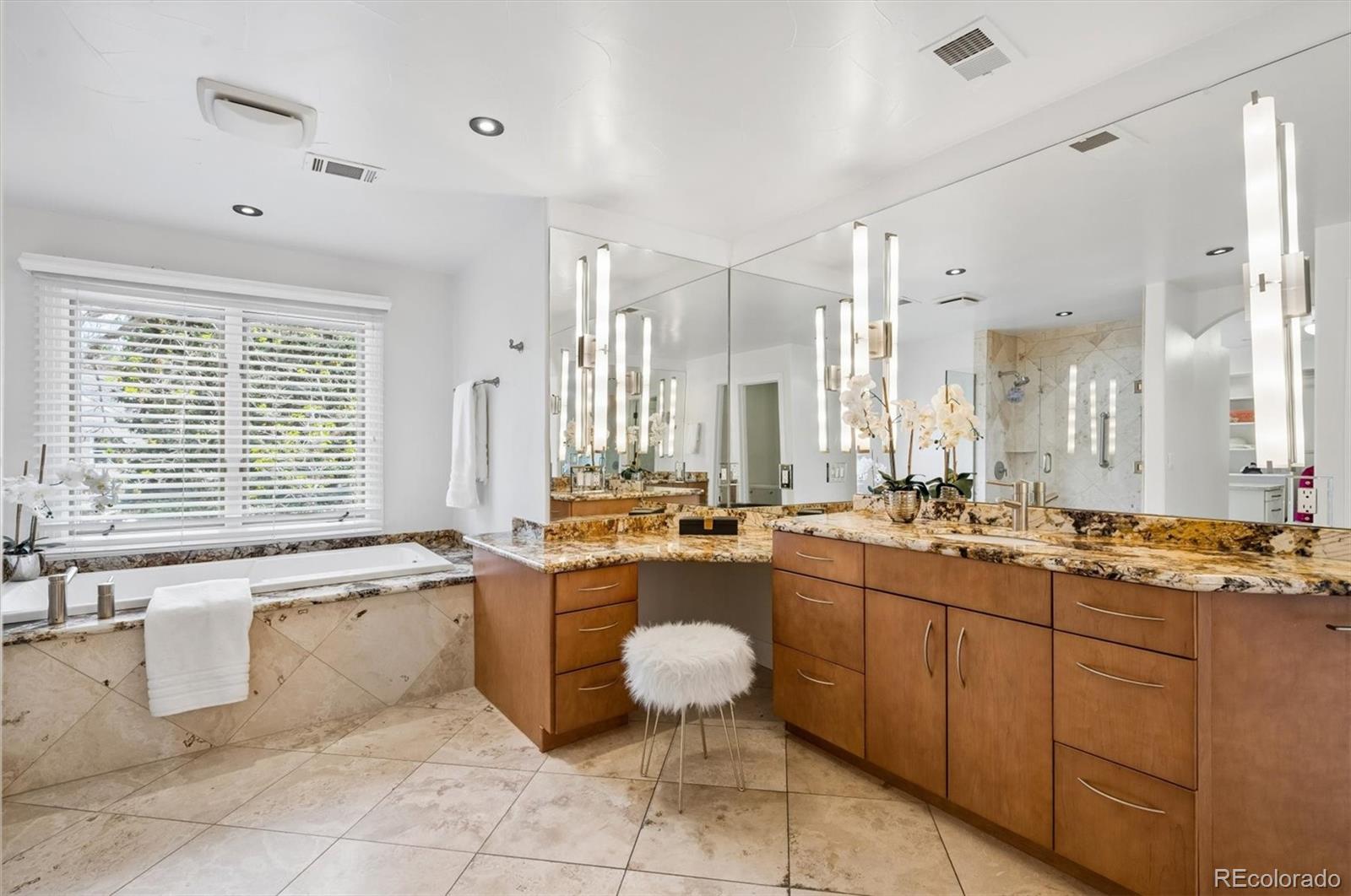 MLS Image #27 for 4505 s yosemite street,denver, Colorado