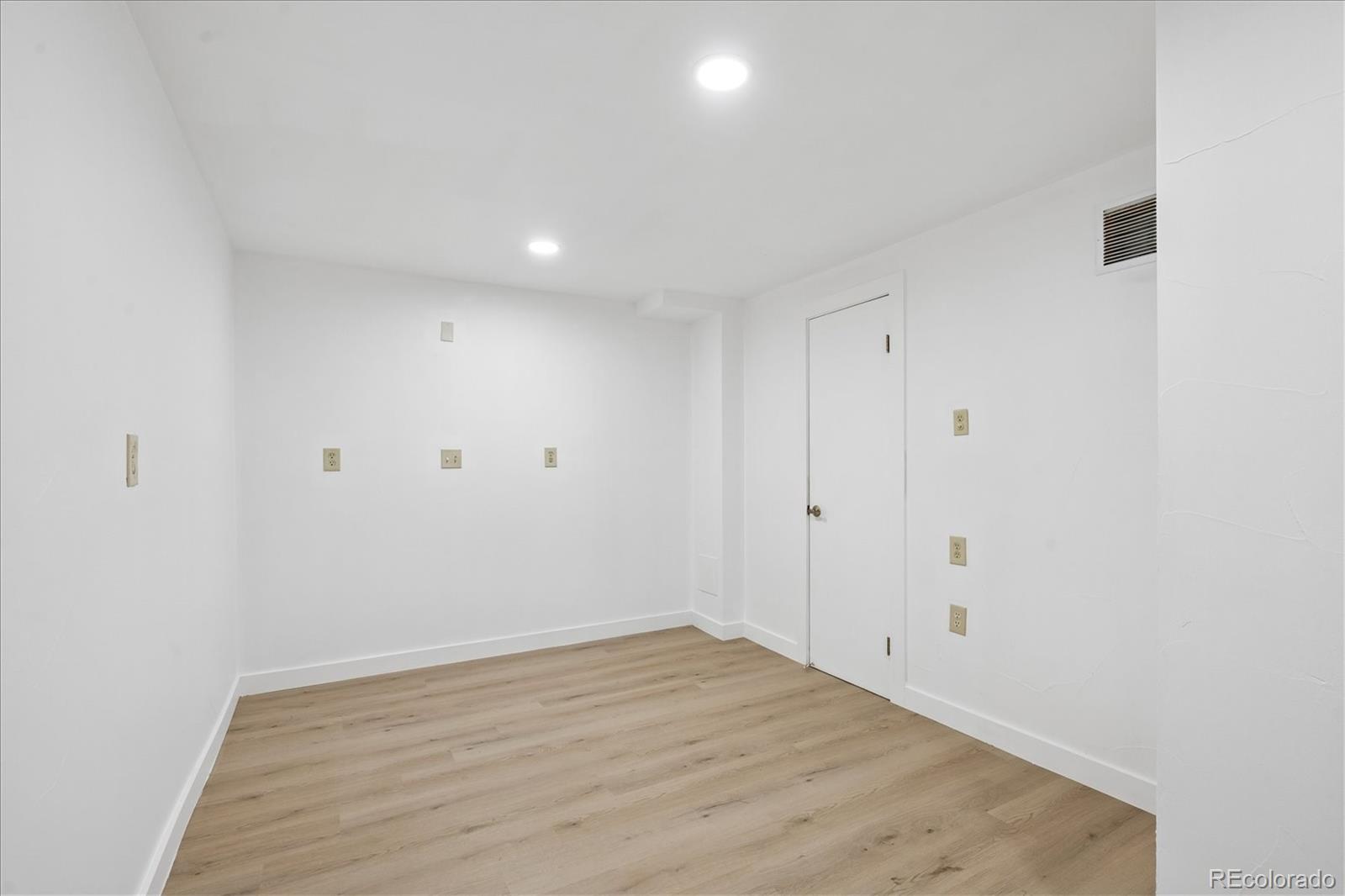 MLS Image #39 for 4505 s yosemite street,denver, Colorado