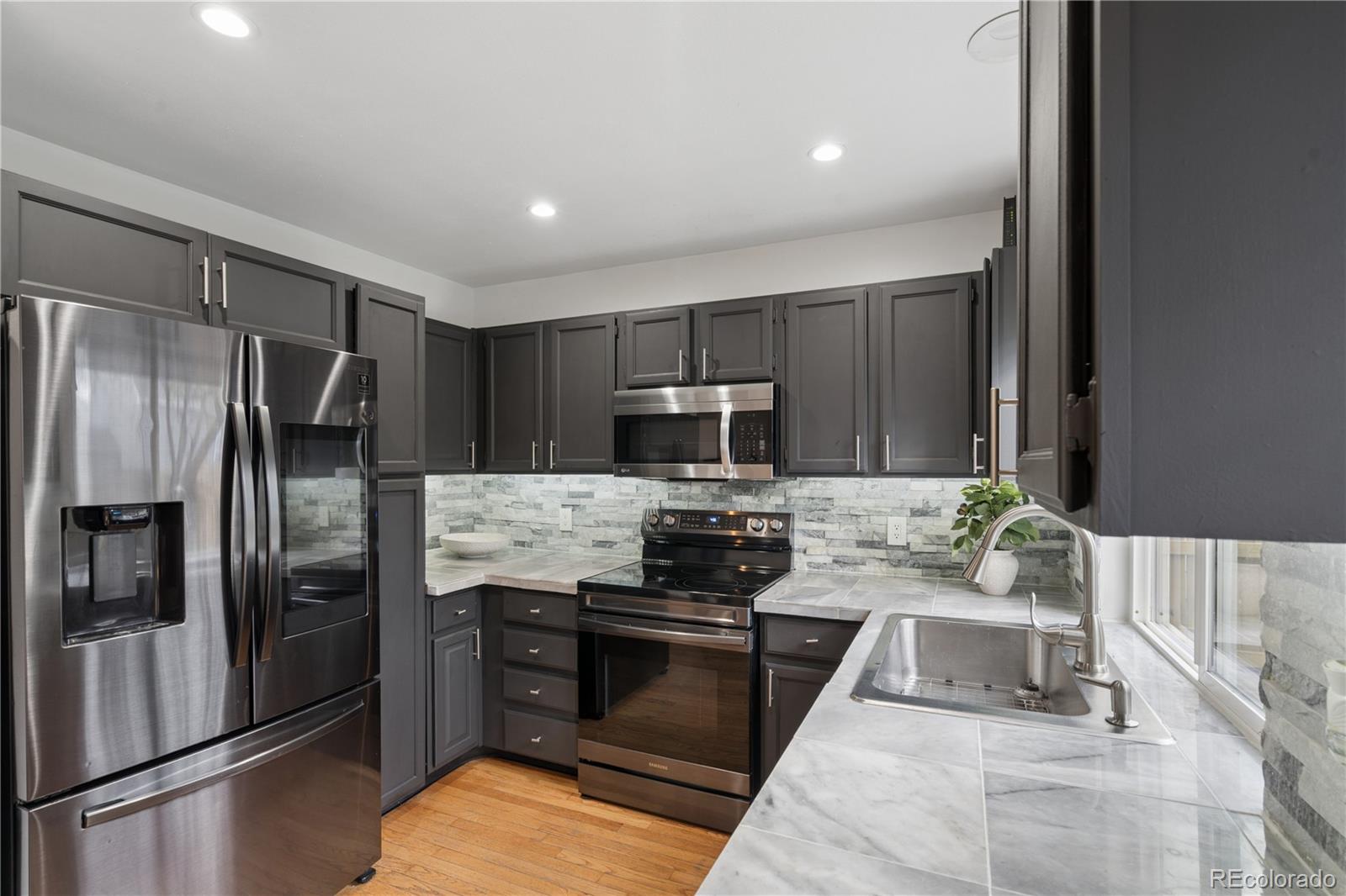 MLS Image #14 for 9872  garwood street,littleton, Colorado