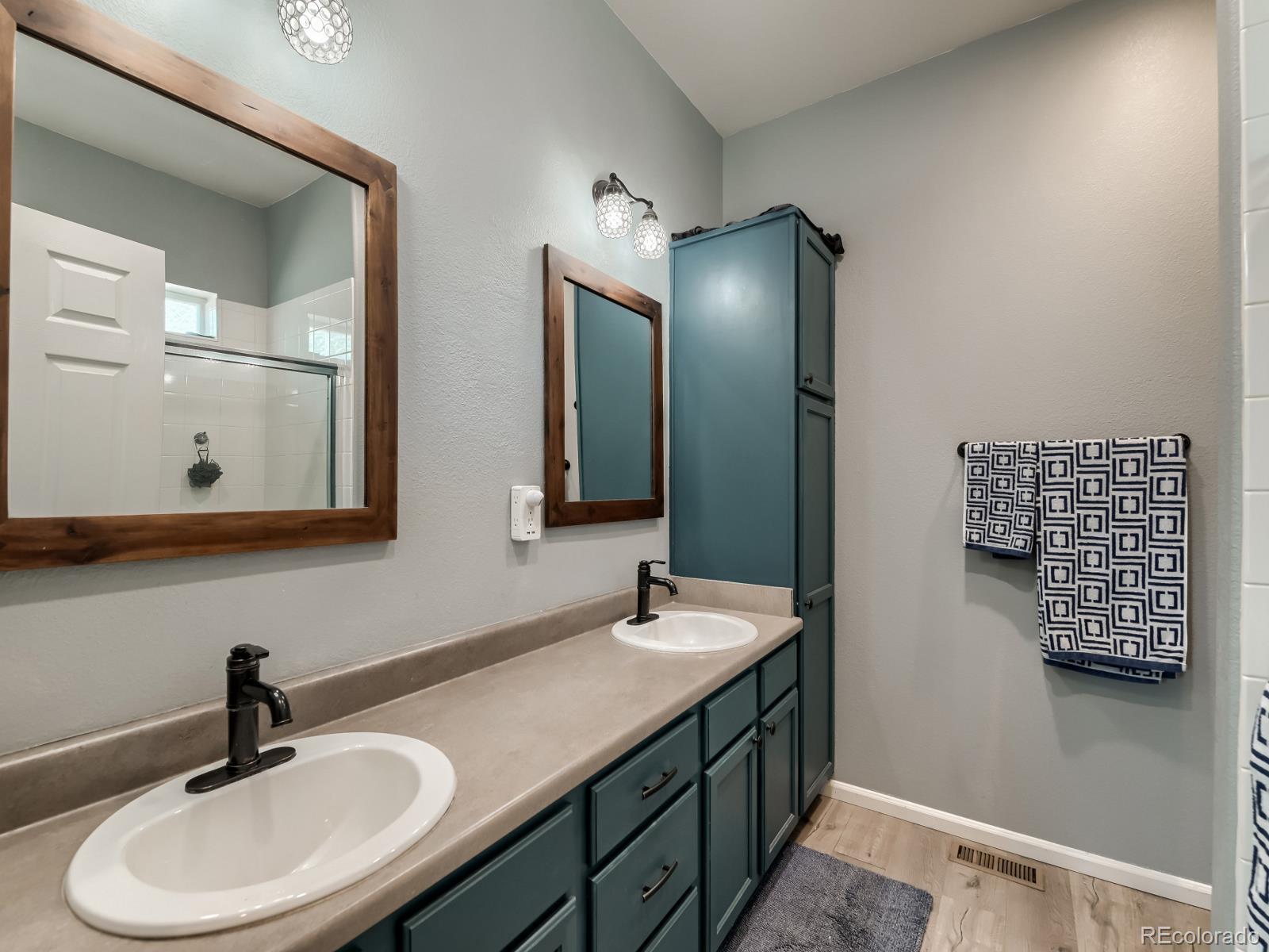 MLS Image #15 for 18933 e 53rd avenue,denver, Colorado