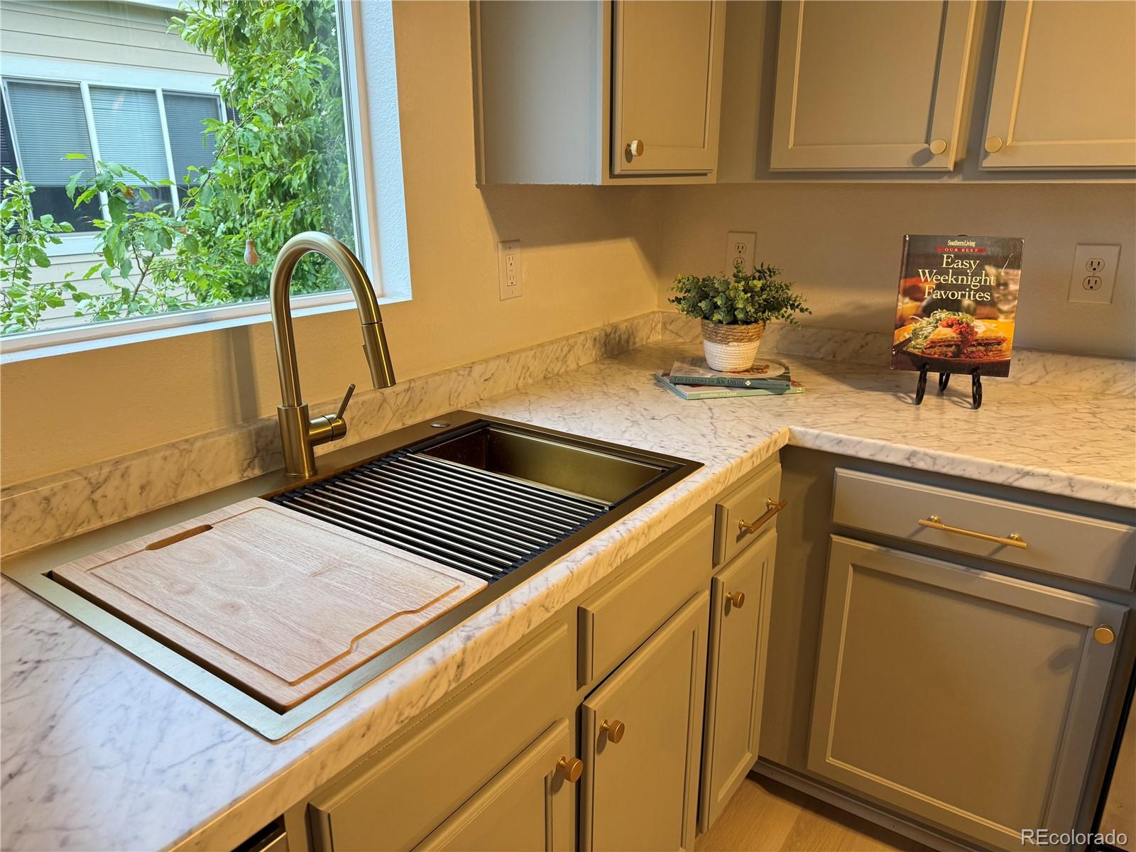 MLS Image #14 for 16828 e gunnison drive,aurora, Colorado