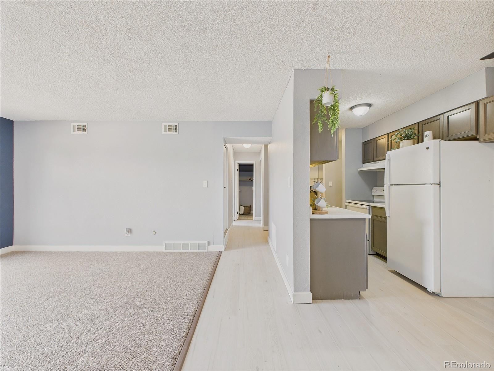 MLS Image #12 for 190 e highline circle,centennial, Colorado