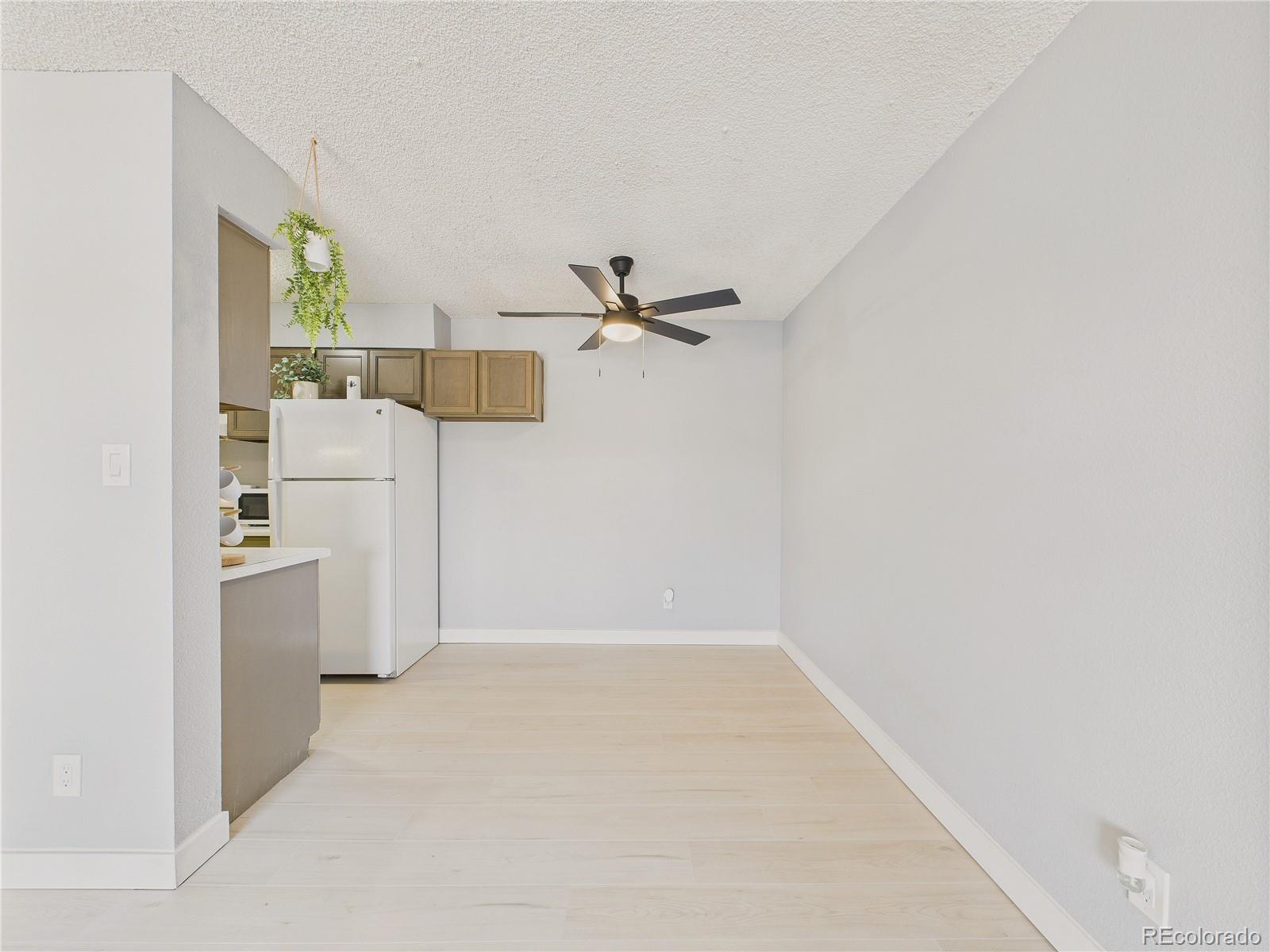 MLS Image #4 for 190 e highline circle,centennial, Colorado