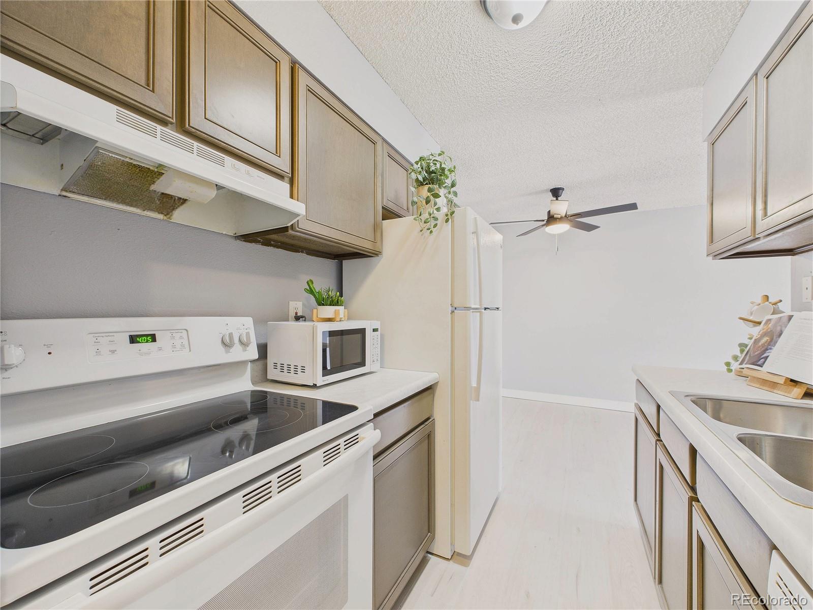 MLS Image #9 for 190 e highline circle,centennial, Colorado