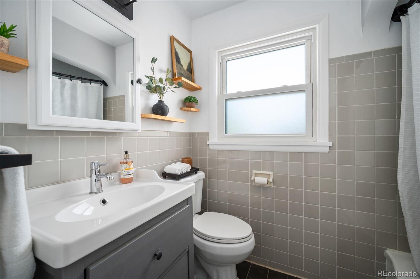 MLS Image #10 for 716 s pecos street,denver, Colorado