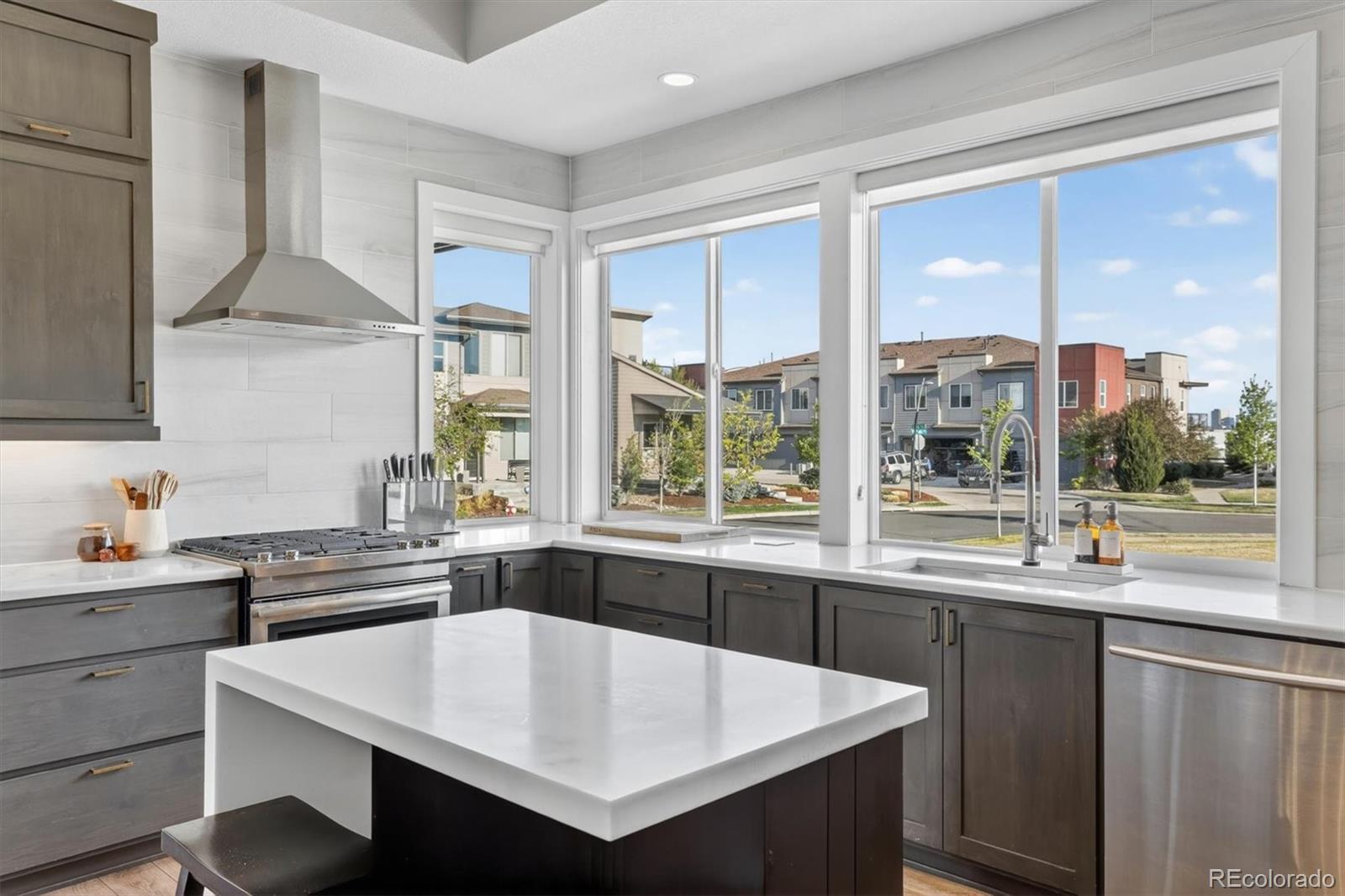 MLS Image #8 for 6601  fern drive,denver, Colorado