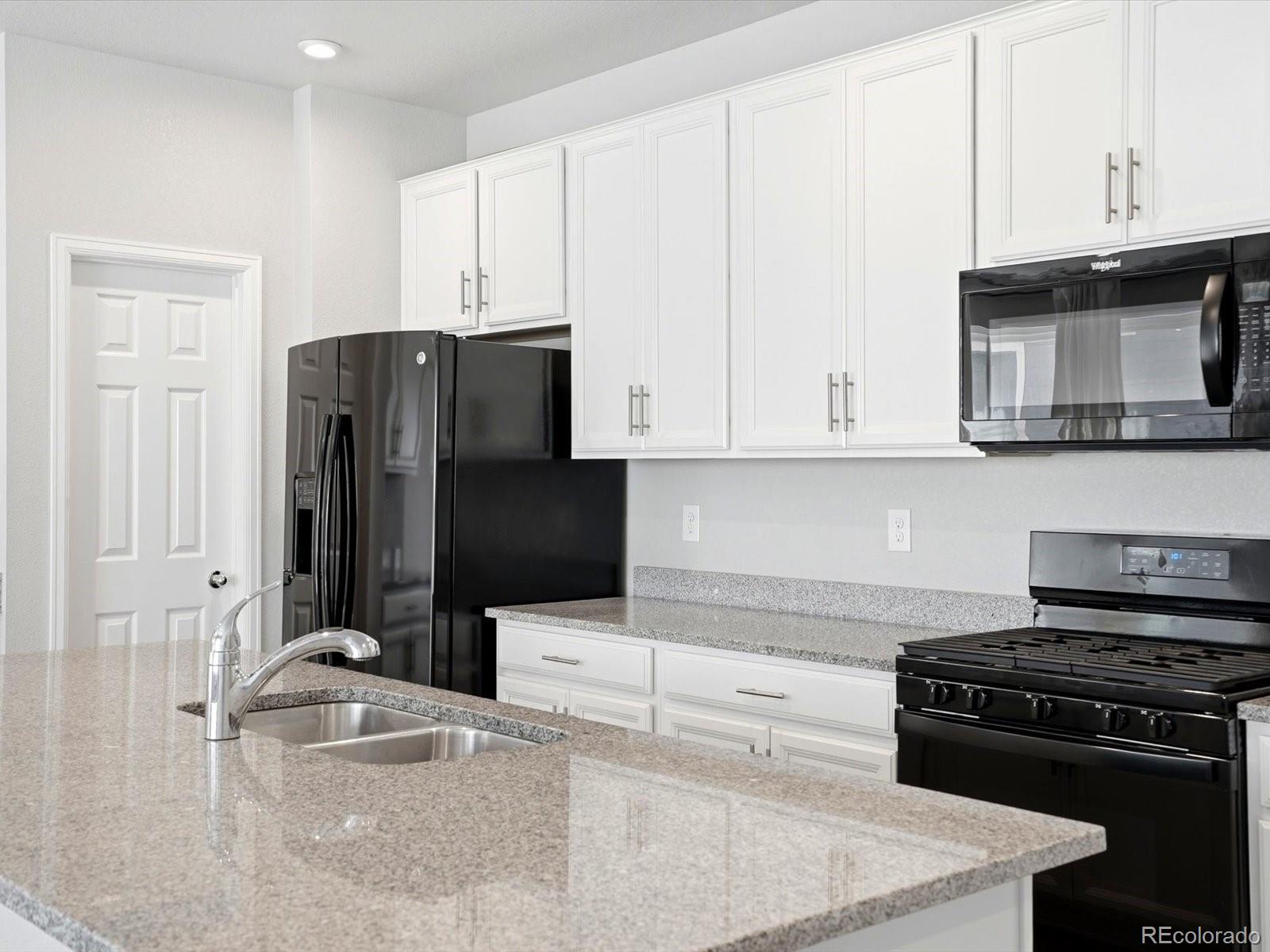 MLS Image #2 for 8260 s trails edge court,centennial, Colorado