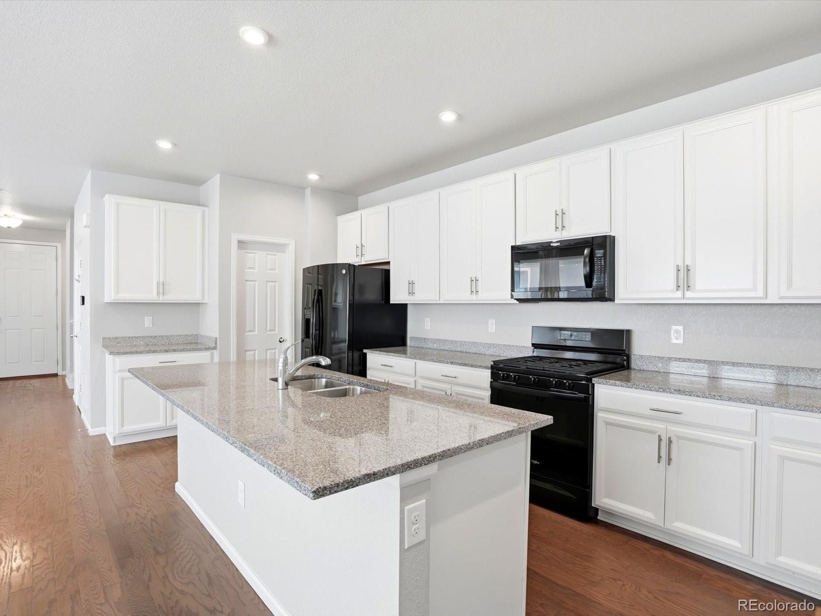 MLS Image #3 for 8260 s trails edge court,centennial, Colorado