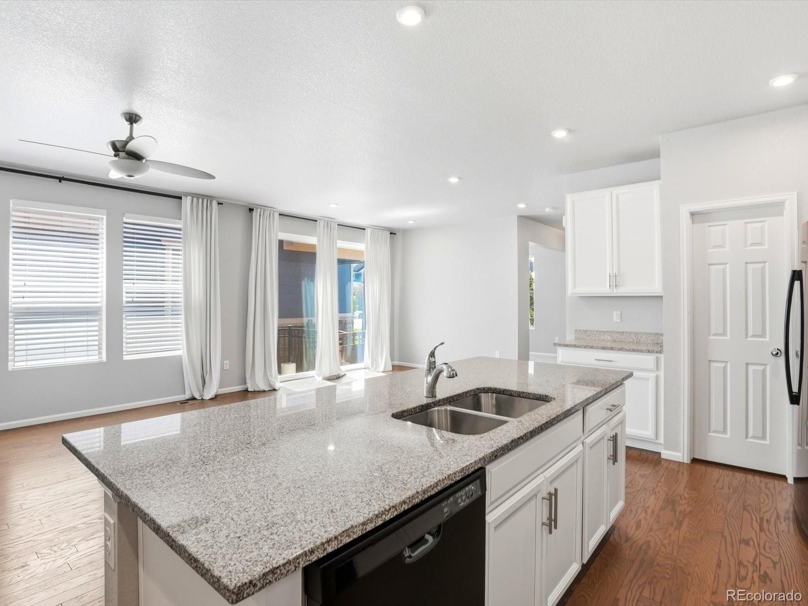MLS Image #5 for 8260 s trails edge court,centennial, Colorado