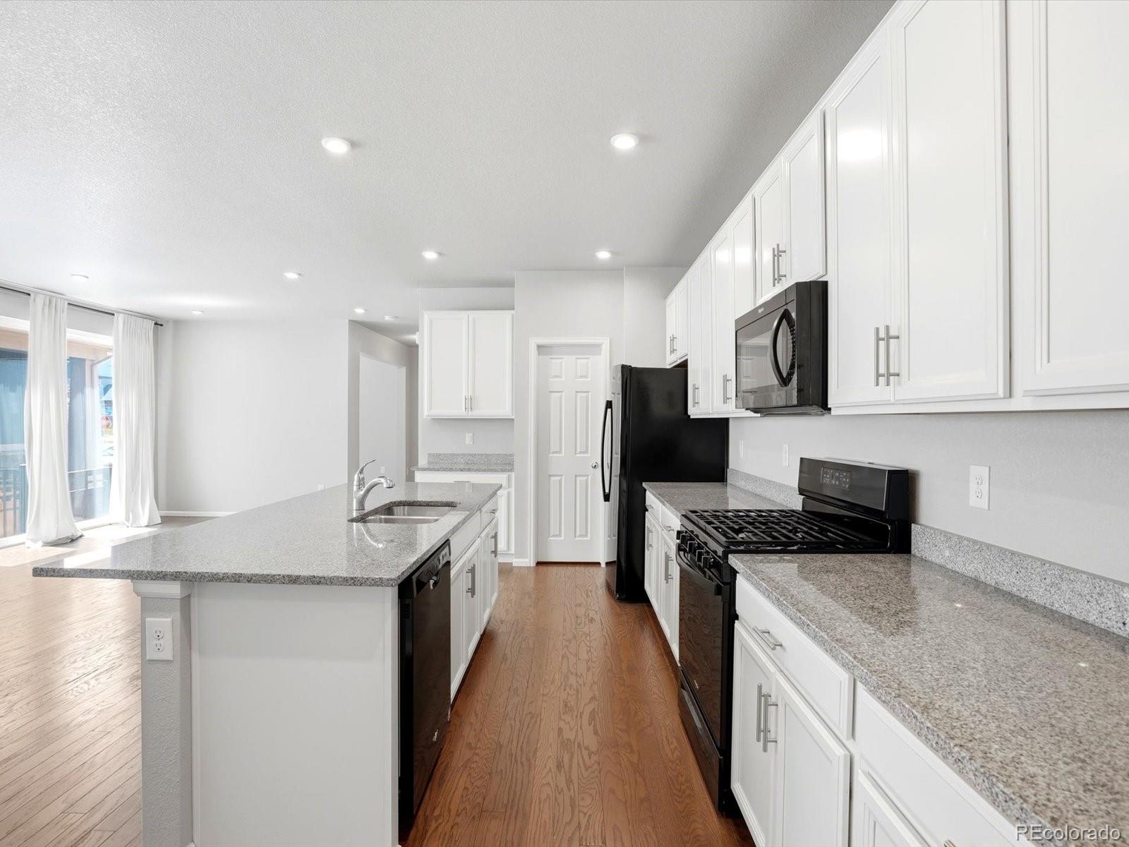 MLS Image #6 for 8260 s trails edge court,centennial, Colorado