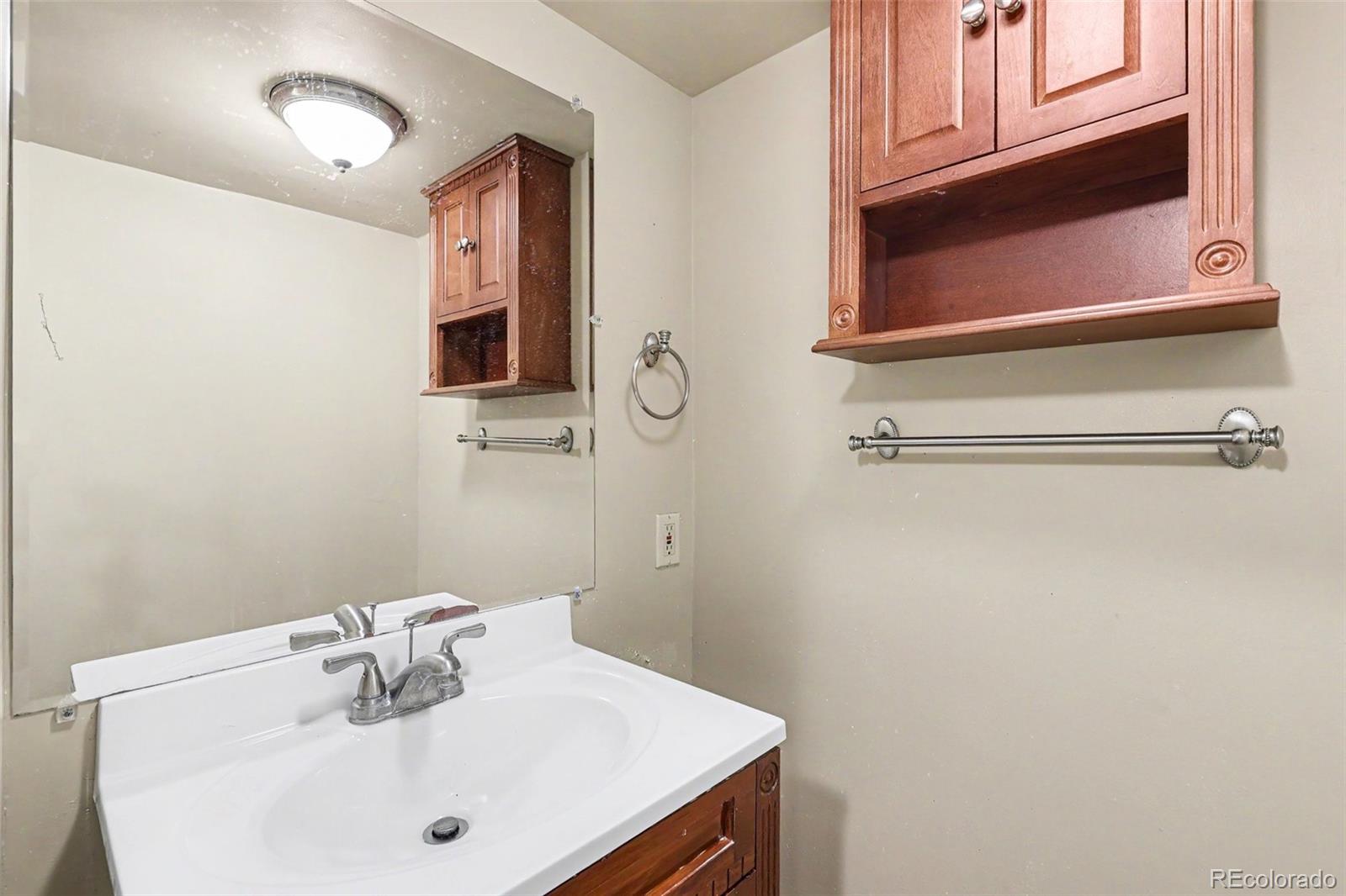 MLS Image #11 for 958 s jasmine street,denver, Colorado