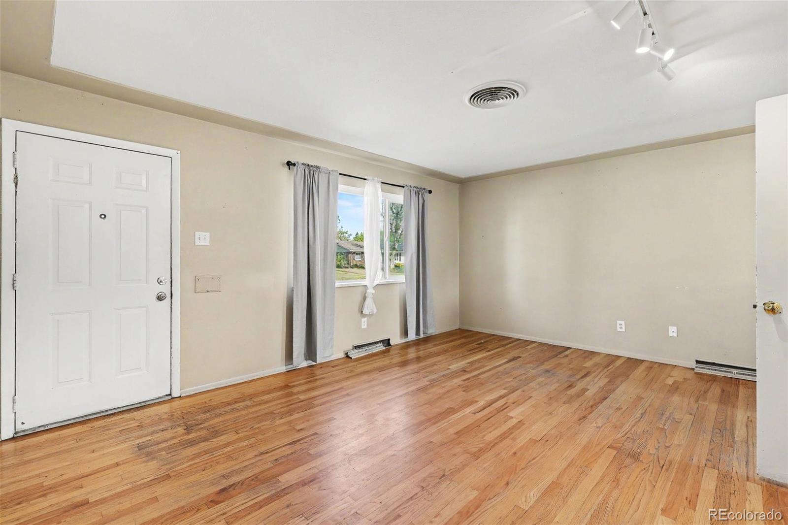 MLS Image #2 for 958 s jasmine street,denver, Colorado