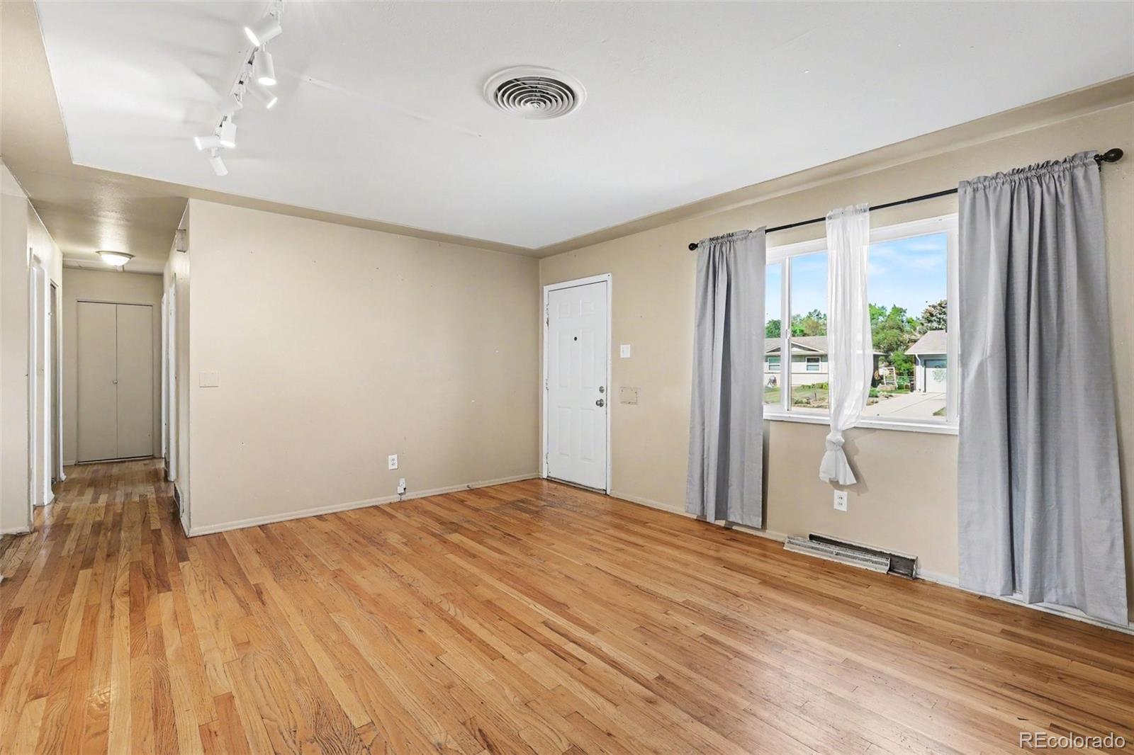 MLS Image #3 for 958 s jasmine street,denver, Colorado