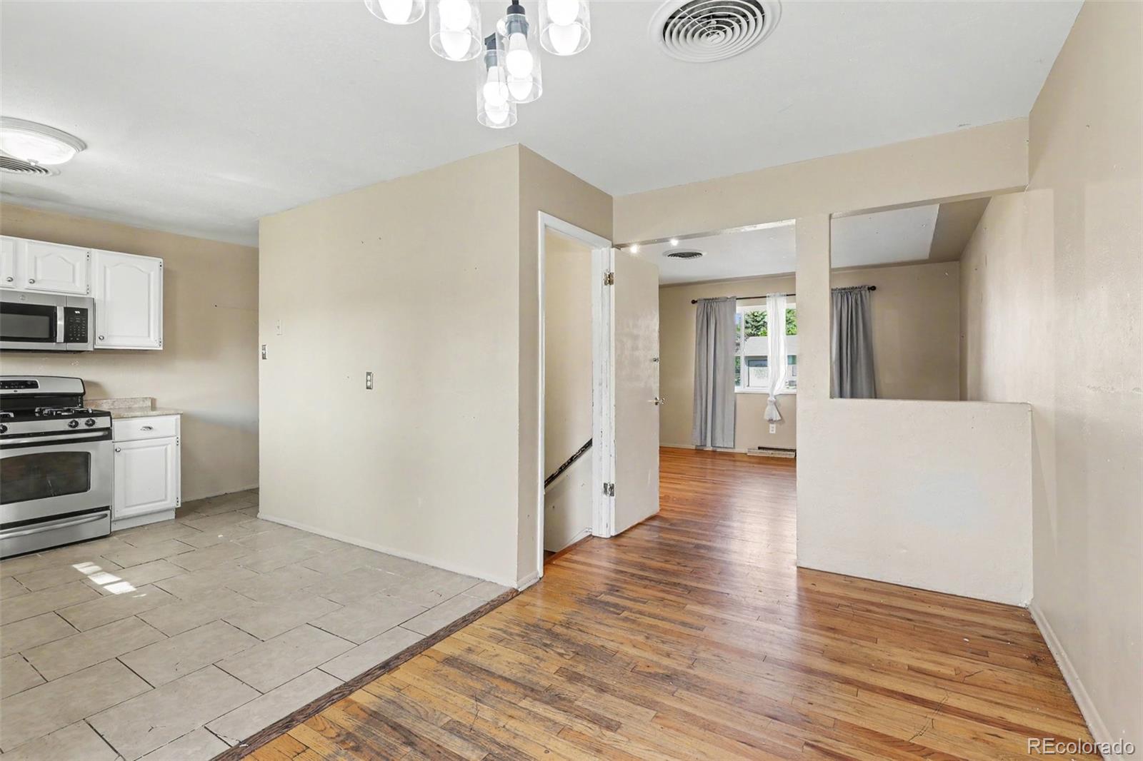 MLS Image #6 for 958 s jasmine street,denver, Colorado
