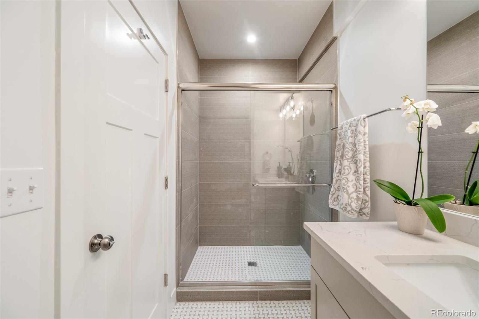 MLS Image #46 for 142 s olive street,denver, Colorado