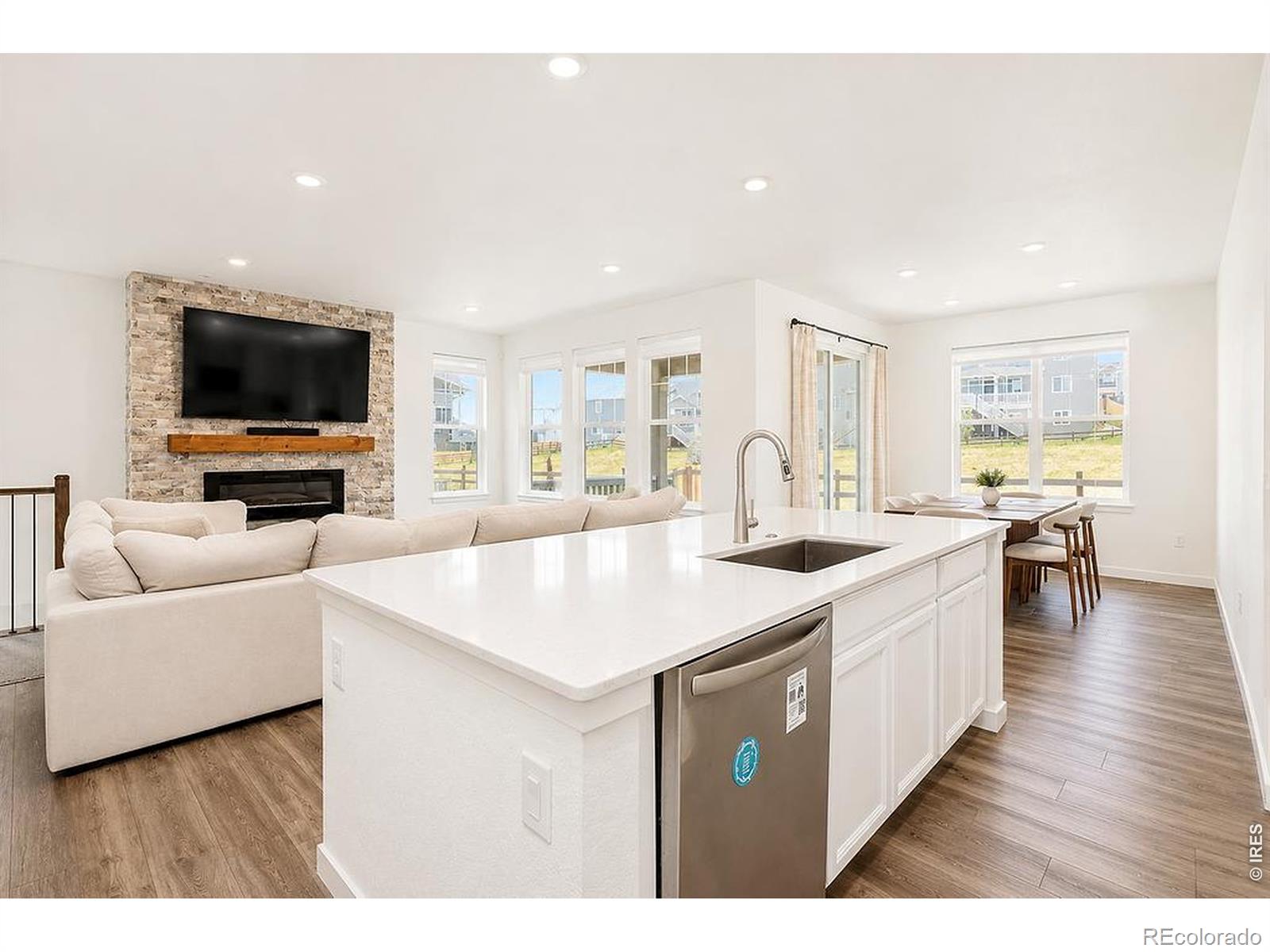 MLS Image #3 for 751  columbia street,johnstown, Colorado
