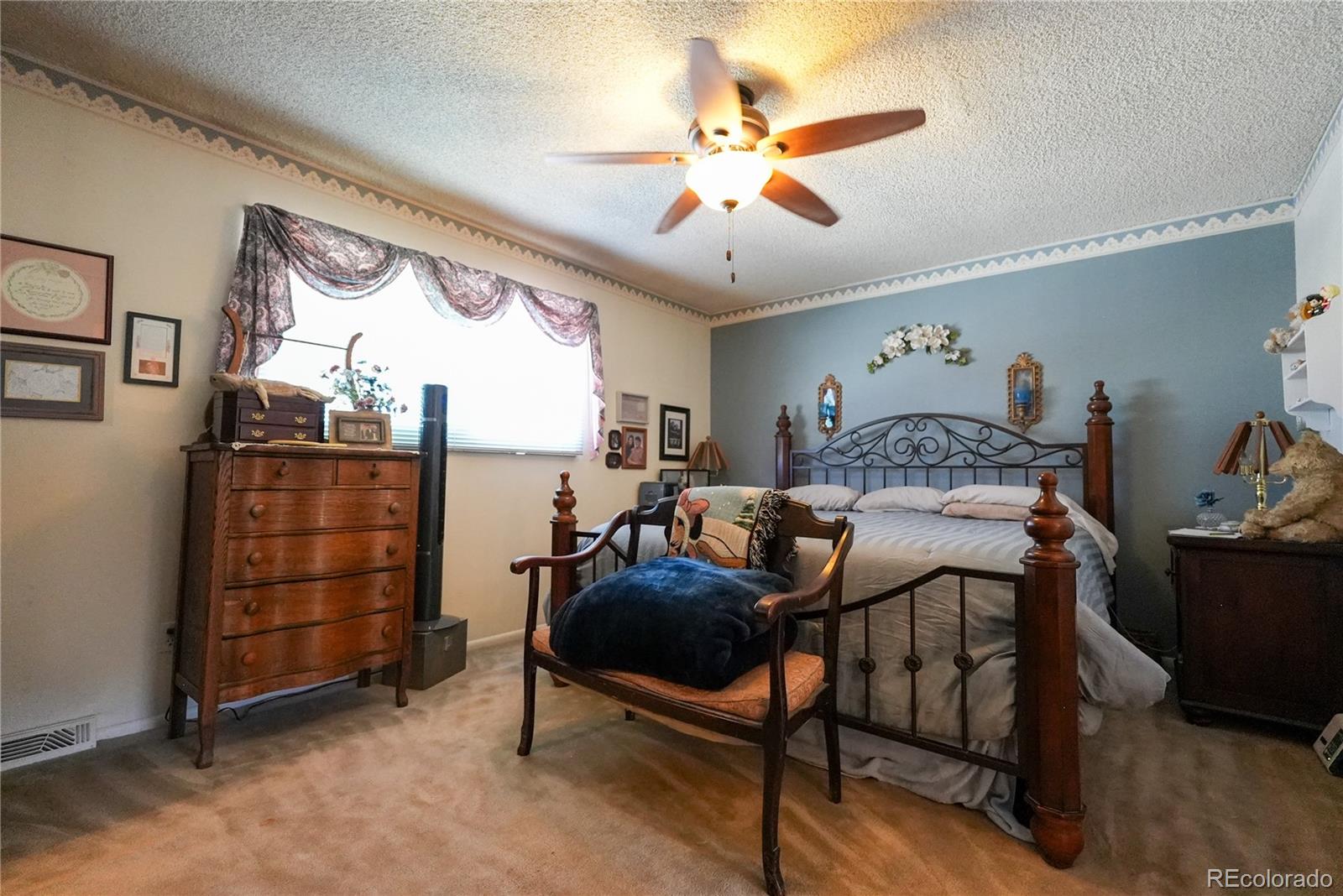 MLS Image #10 for 9155 e oxford drive,denver, Colorado